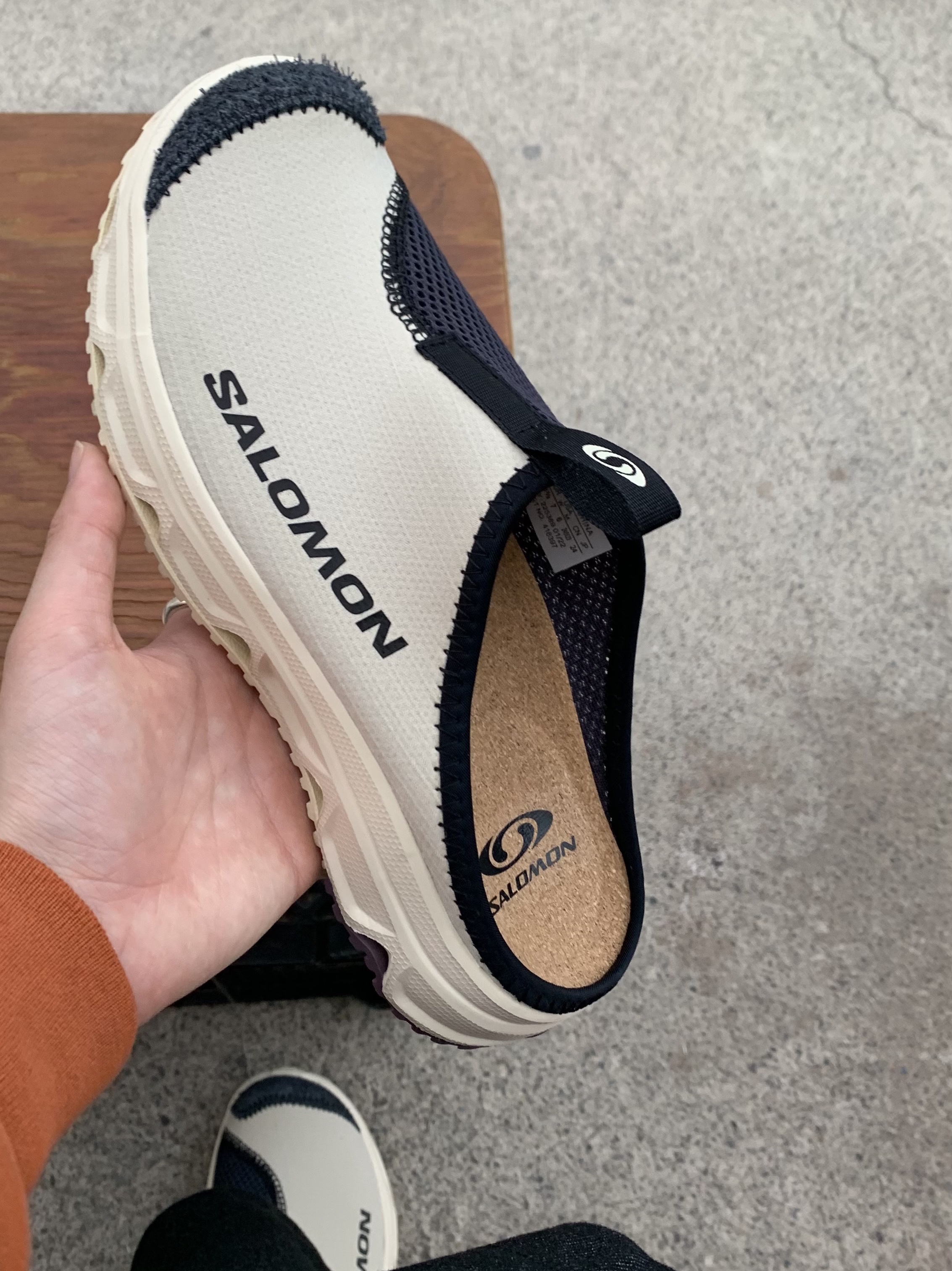 Salomon RX Slide 3.0 Bleached Sand 착용 스타일