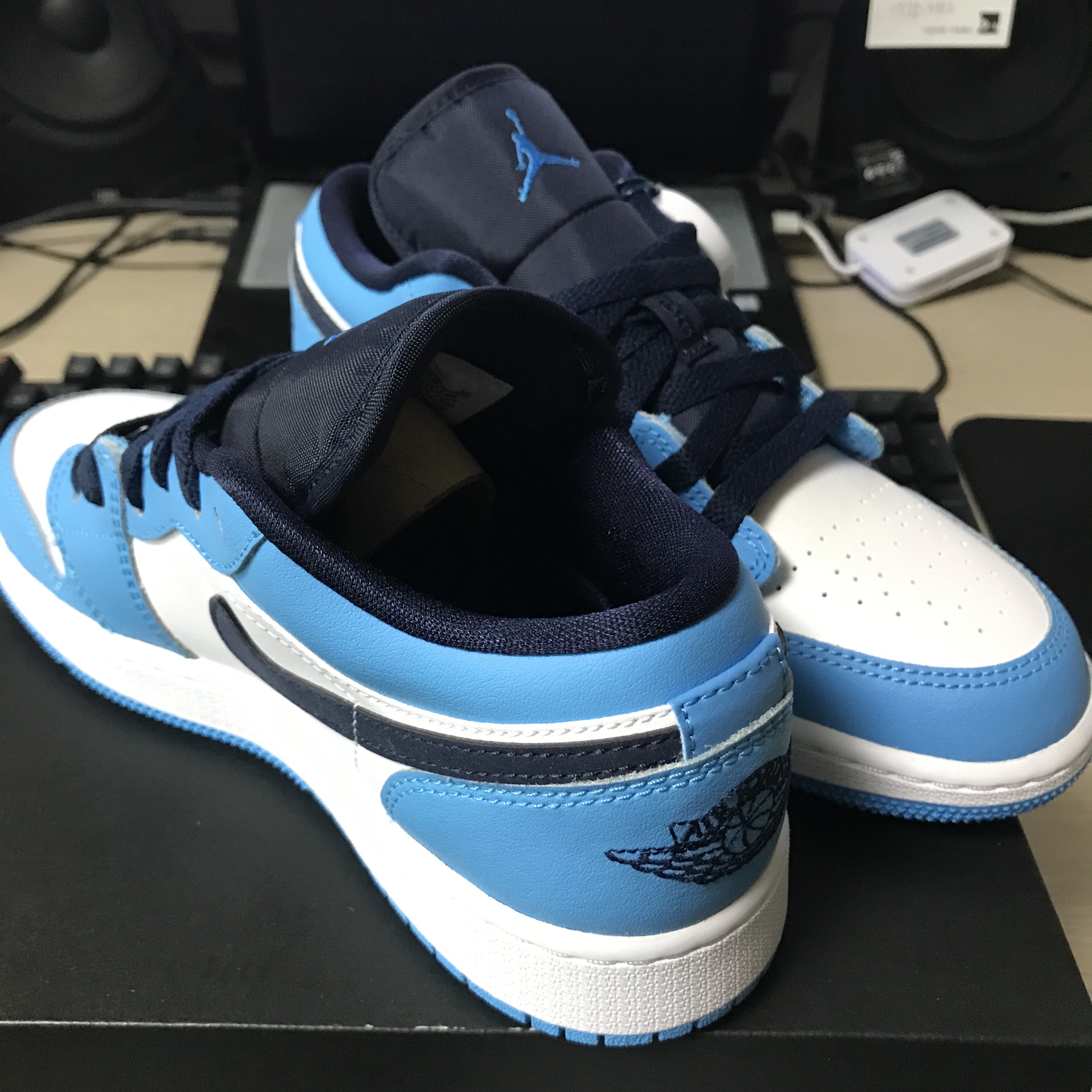 (GS) Jordan 1 Low Dark Powder Blue 착용 스타일 - 2