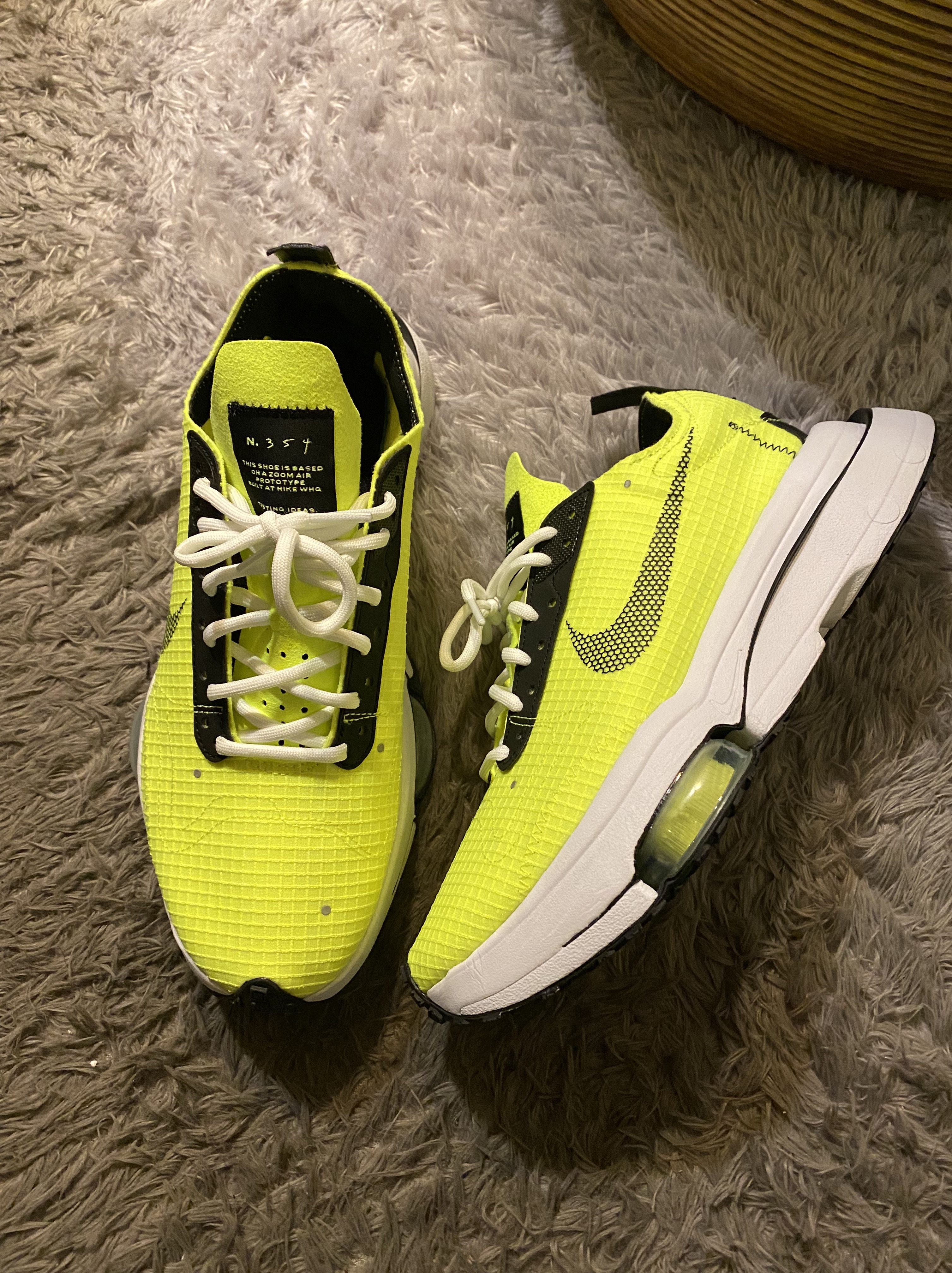 Nike Air Zoom Type SE Volt 착용 스타일