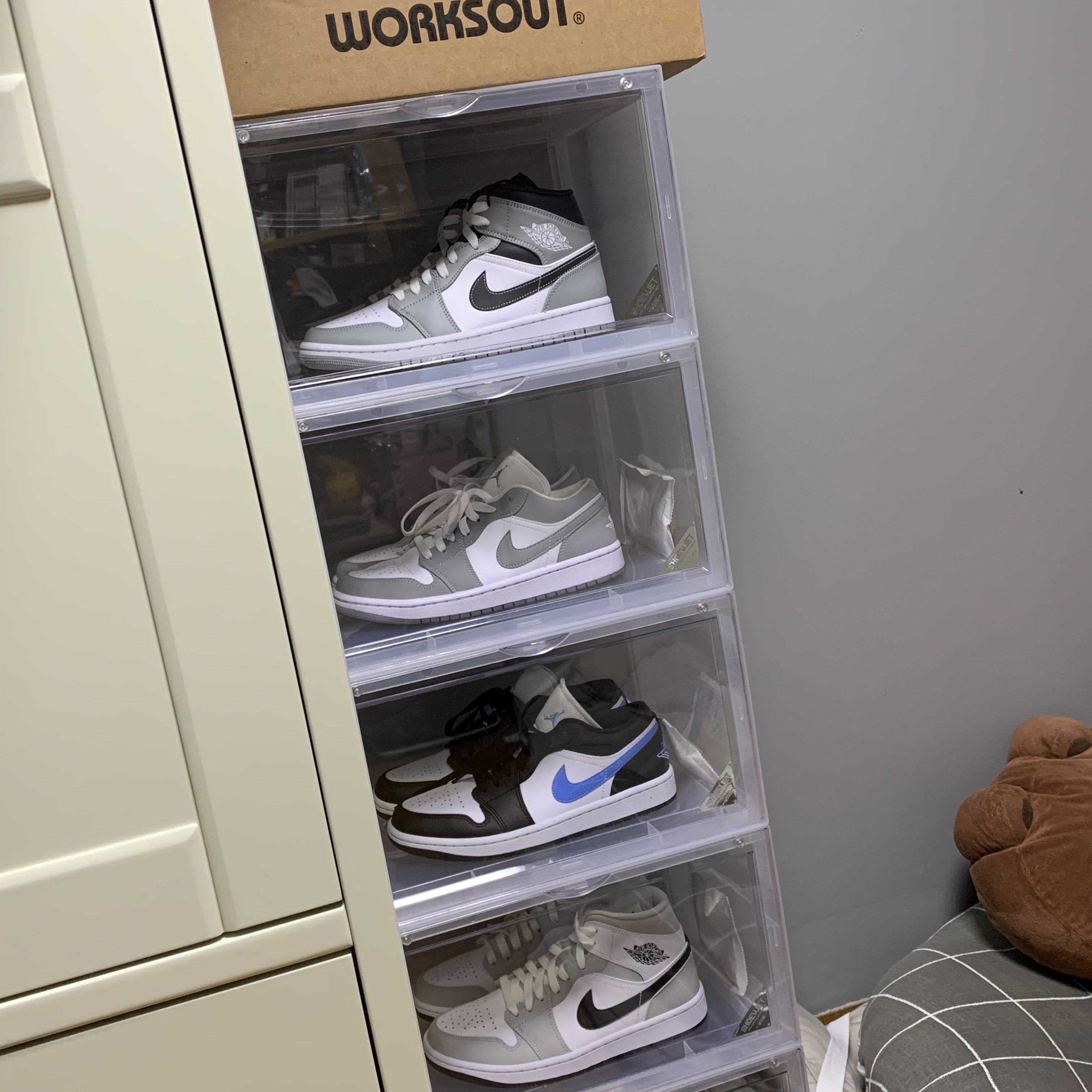 Jordan 1 Mid Light Smoke Grey Anthracite, (W) Jordan 1 Low White Wolf Grey 착용 스타일 - 2