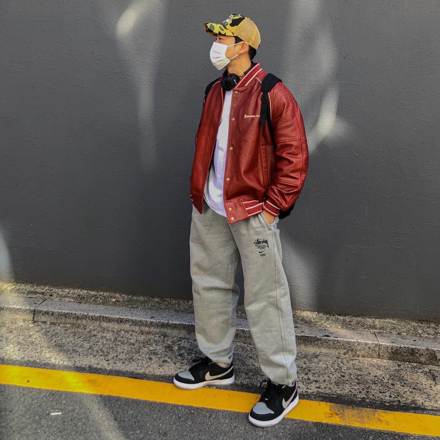 Stussy x BAPE Trucker Cap Yellow, Nike x Stussy NRG ZR Fleece Pants Heather Grey - US/EU 착용 스타일 - 1