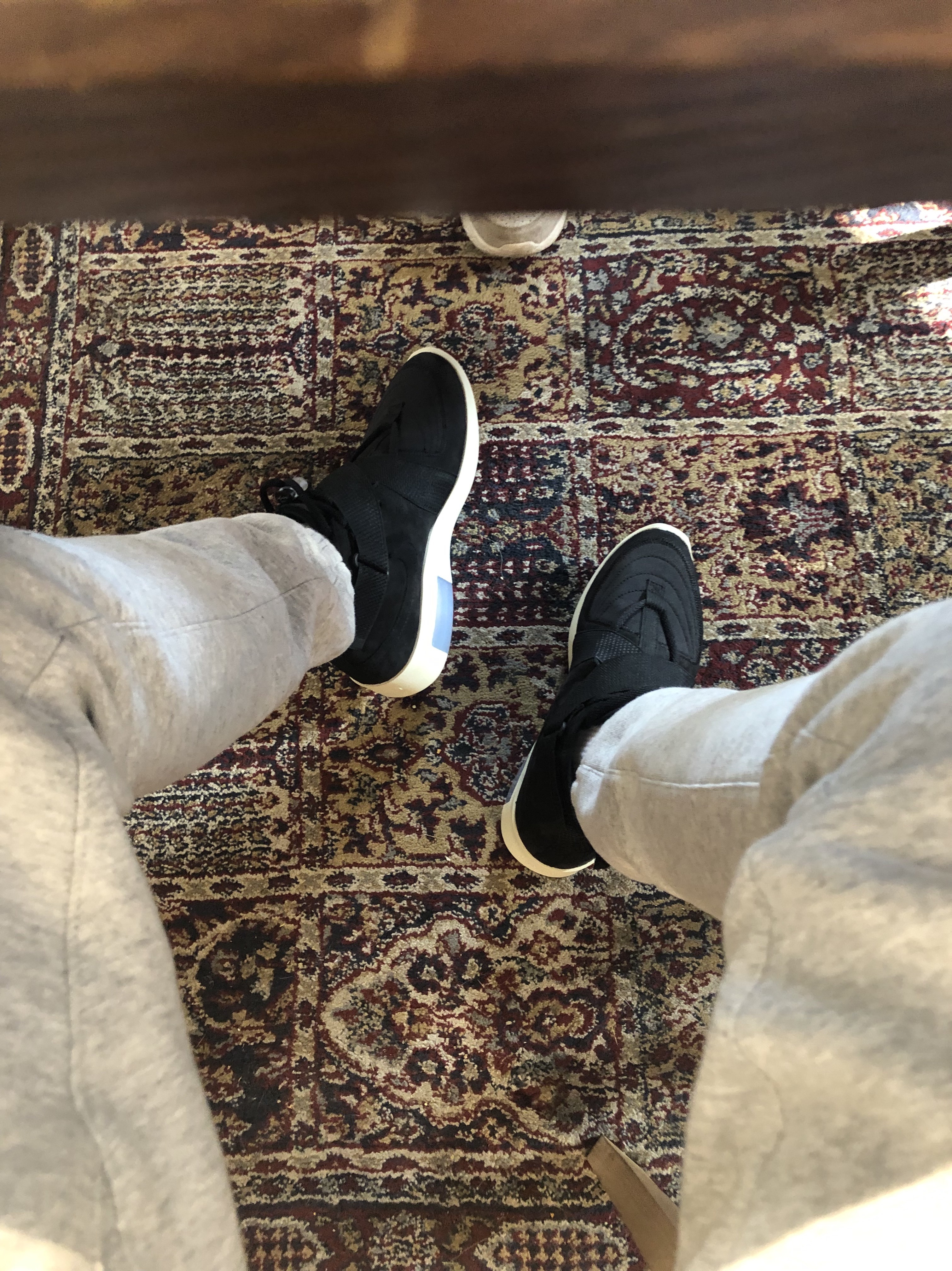 Nike x Fear of God Air Fear of God Raid Black 착용 스타일 - 2