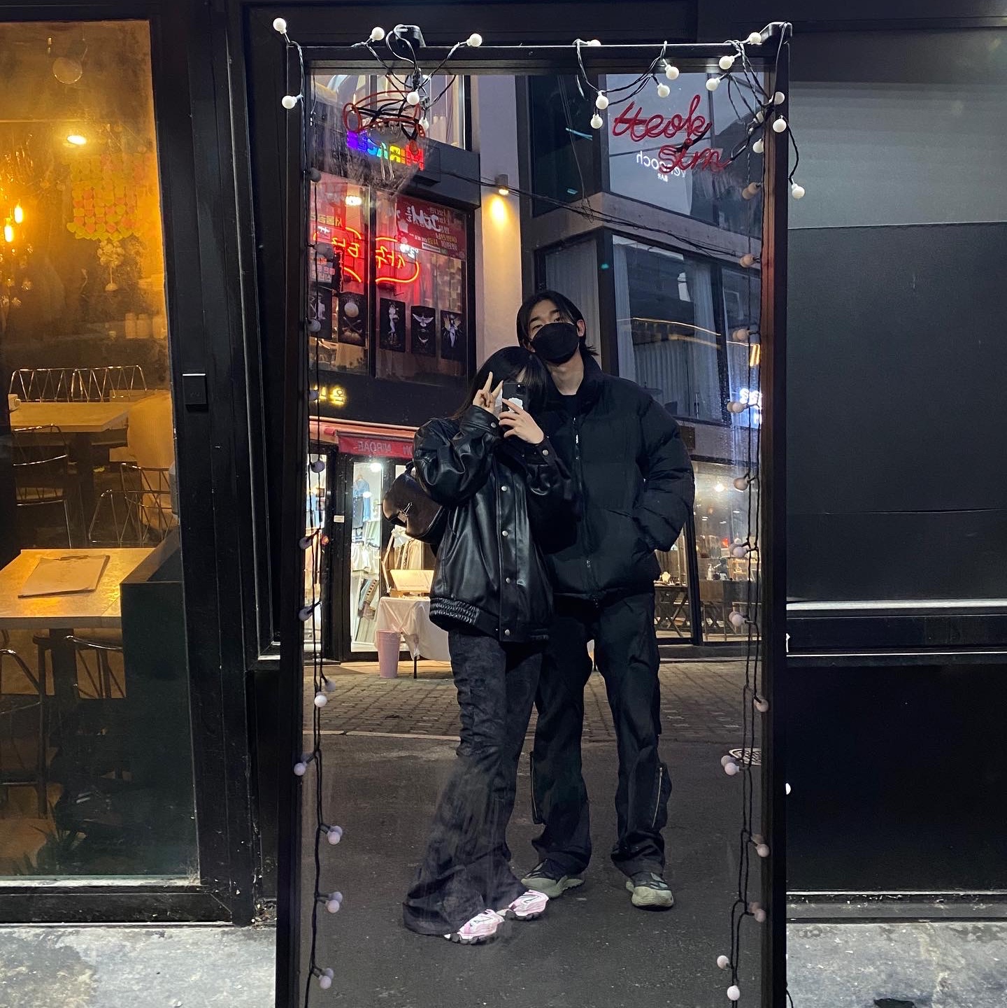 Nike ACG Terra Antarktik Gore-Tex Juniper Fog, Balenciaga Track.2 Sneakers Beige Black 착용 스타일