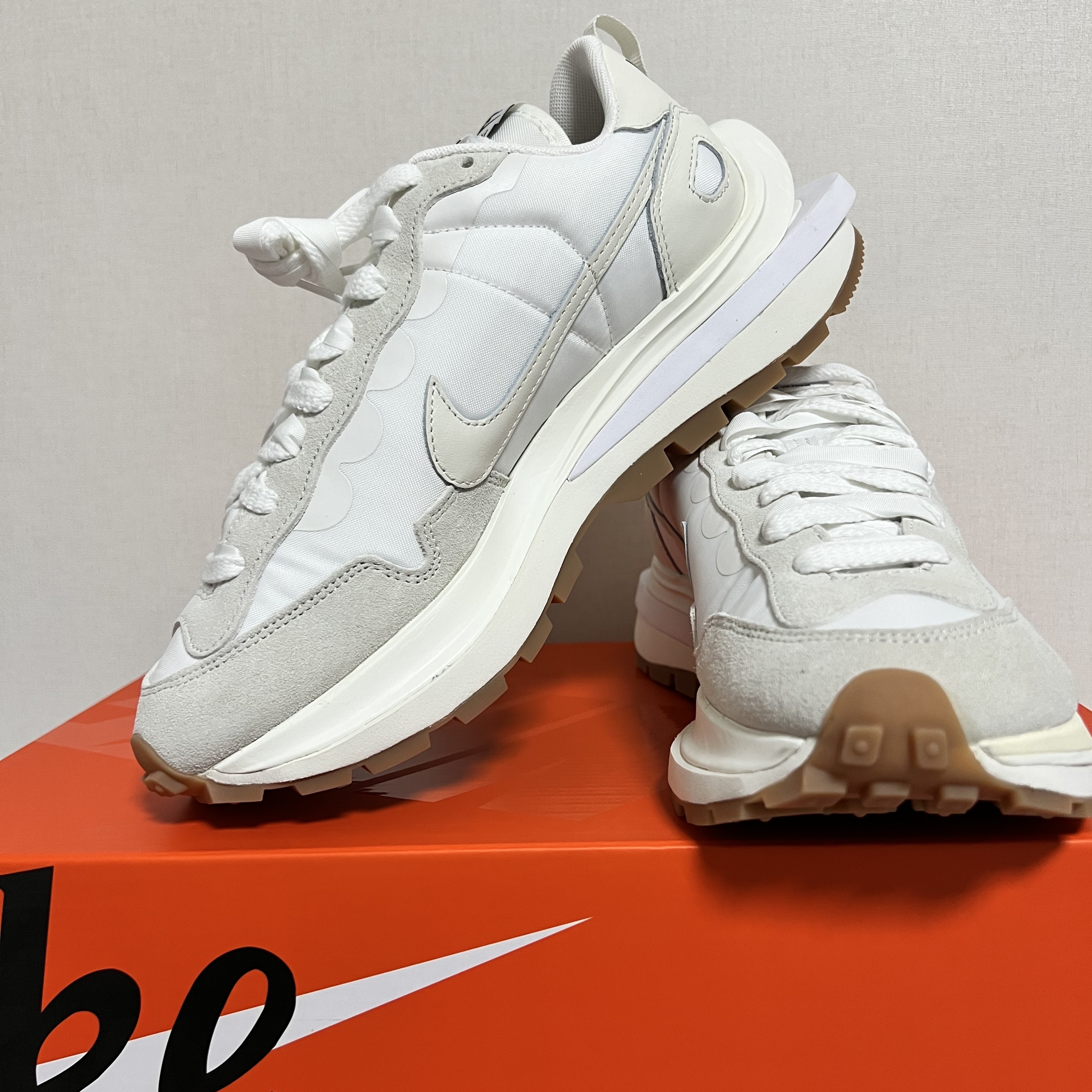 Nike x Sacai VaporWaffle White and Gum 착용 스타일