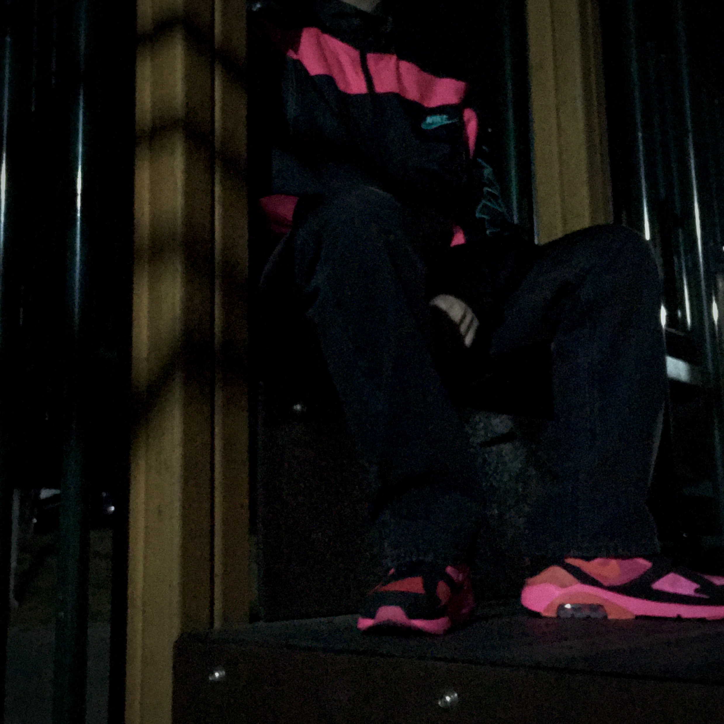 Nike x Atmos NRG Vintage PTHWK Track Jacket Black, Nike x Comme des Garcons Homme Plus Air Max 180 Black 착용 스타일