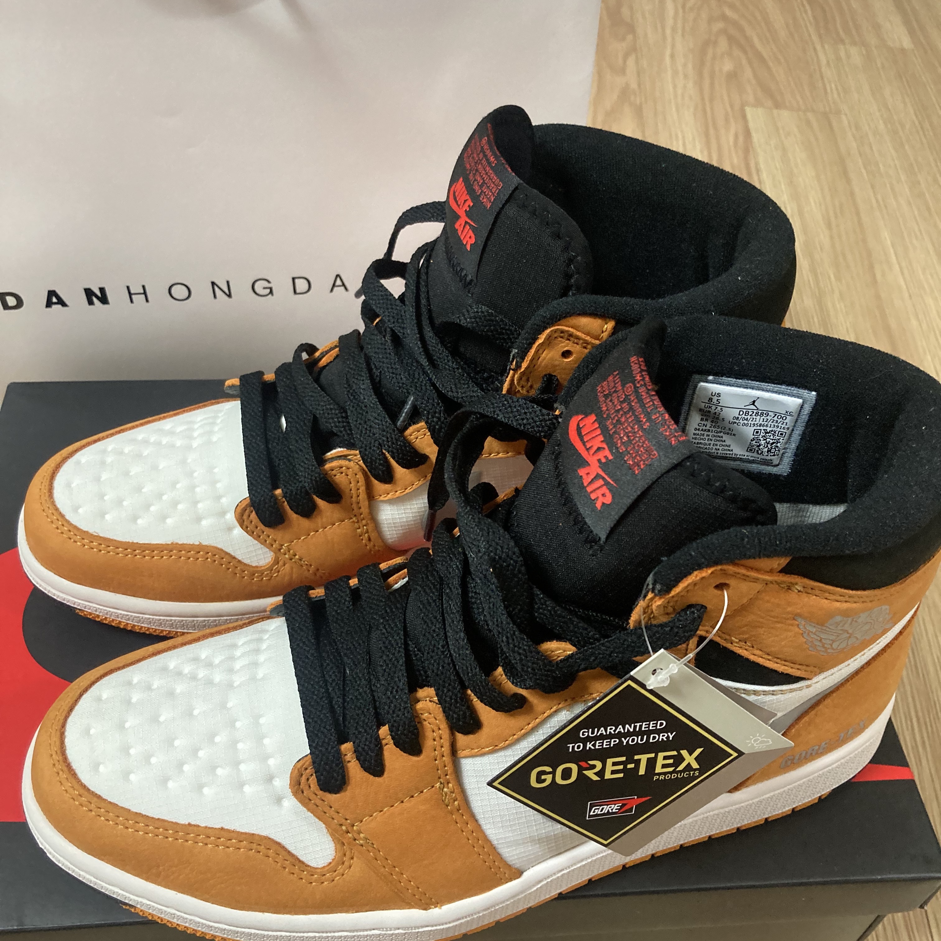 Jordan 1 Element Gore-Tex Light Curry 착용 스타일 - 4