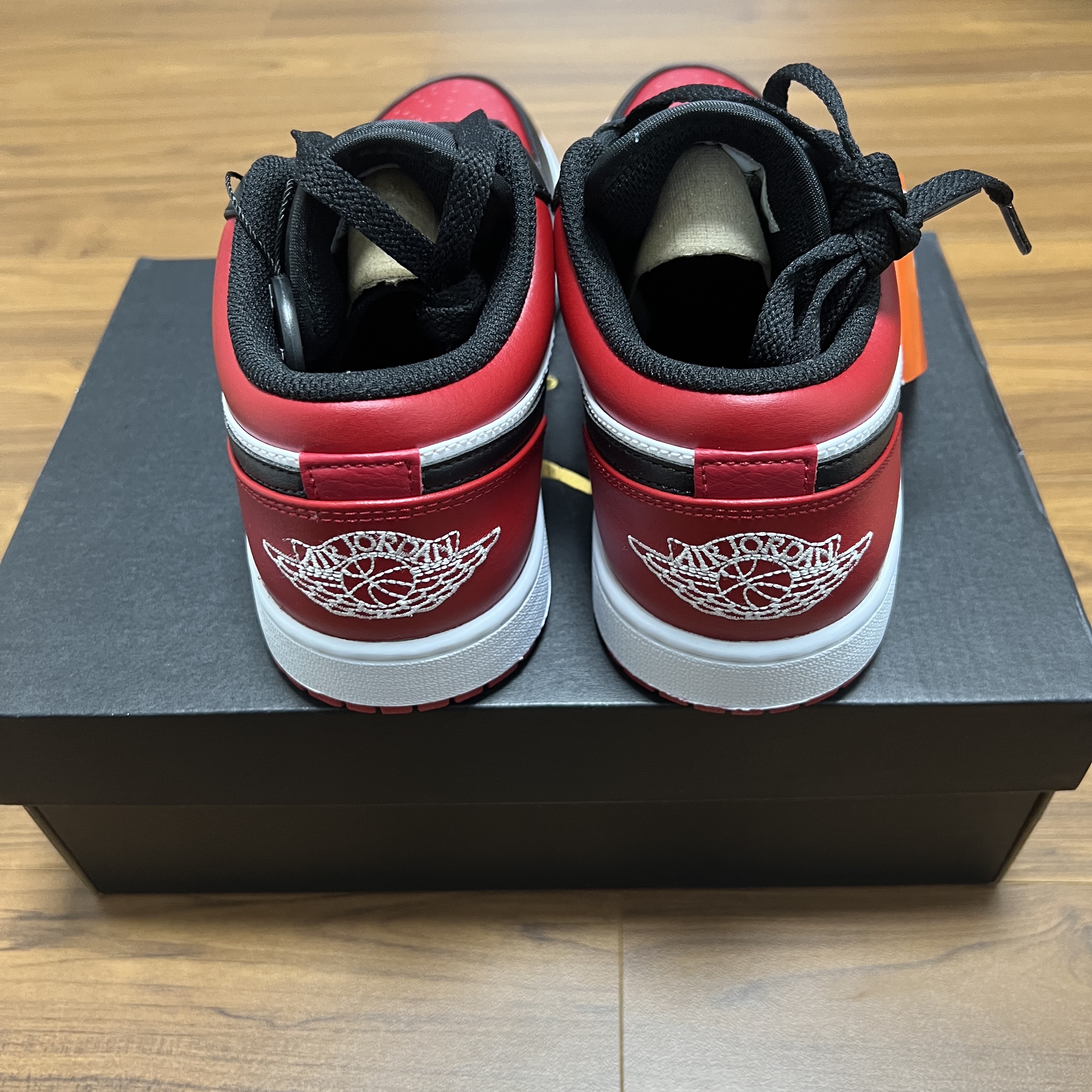 Jordan 1 Low Bred Toe 착용 스타일 - 2