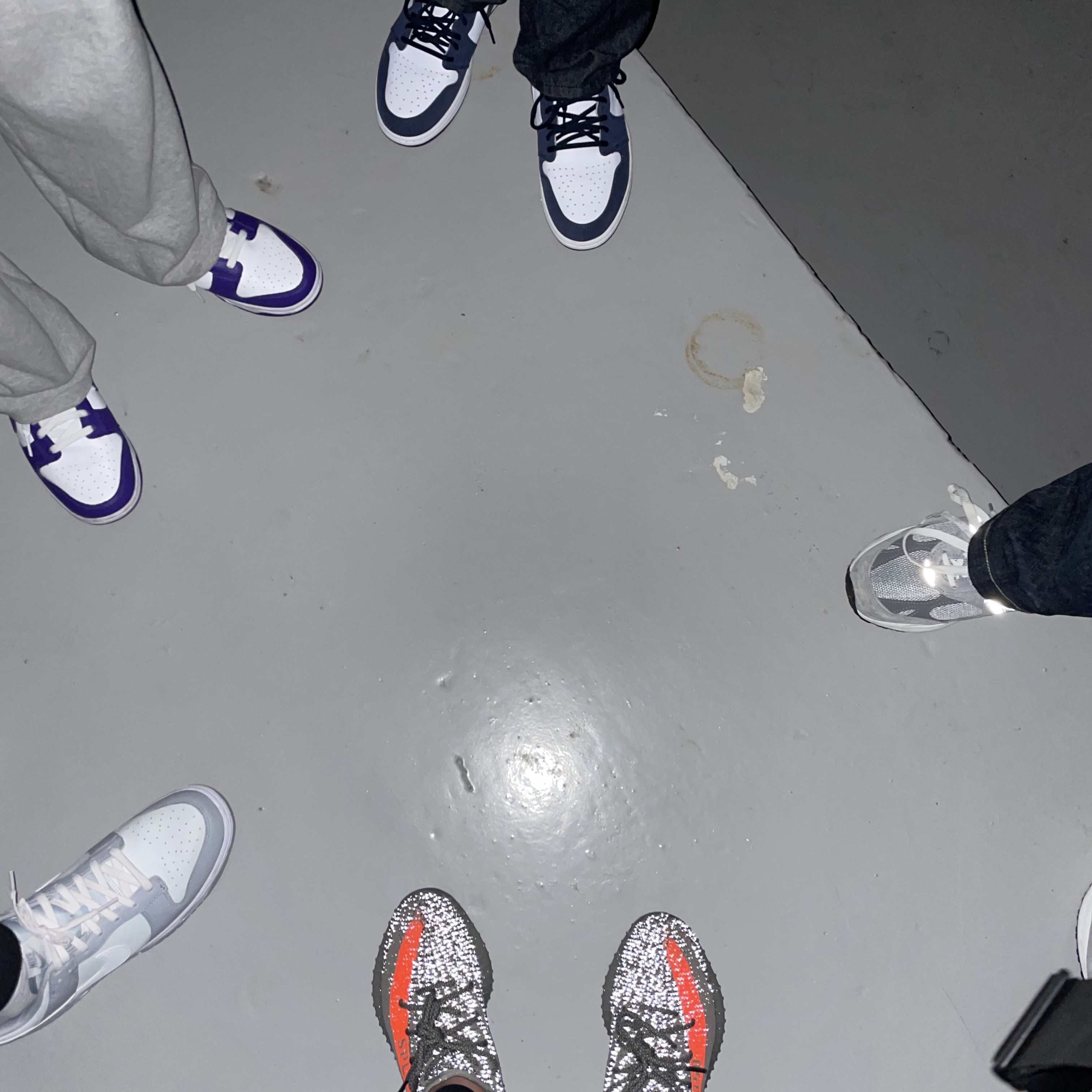 New Balance 993 Made in USA Grey - D Standard, Adidas Yeezy Boost 350 V2 Beluga - Reflective 착용 스타일 - 2