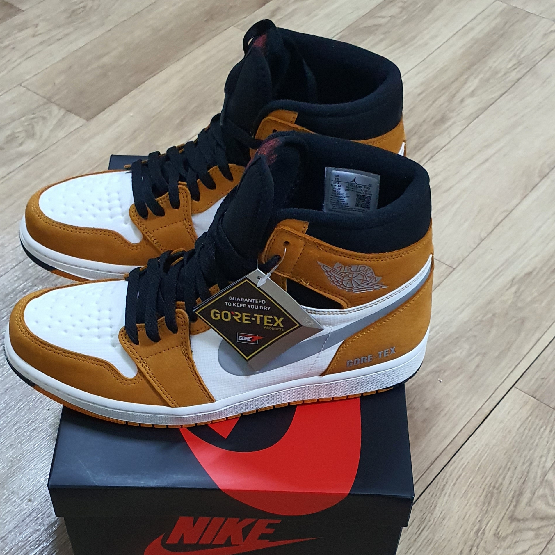 Jordan 1 Element Gore-Tex Light Curry 착용 스타일 - 1