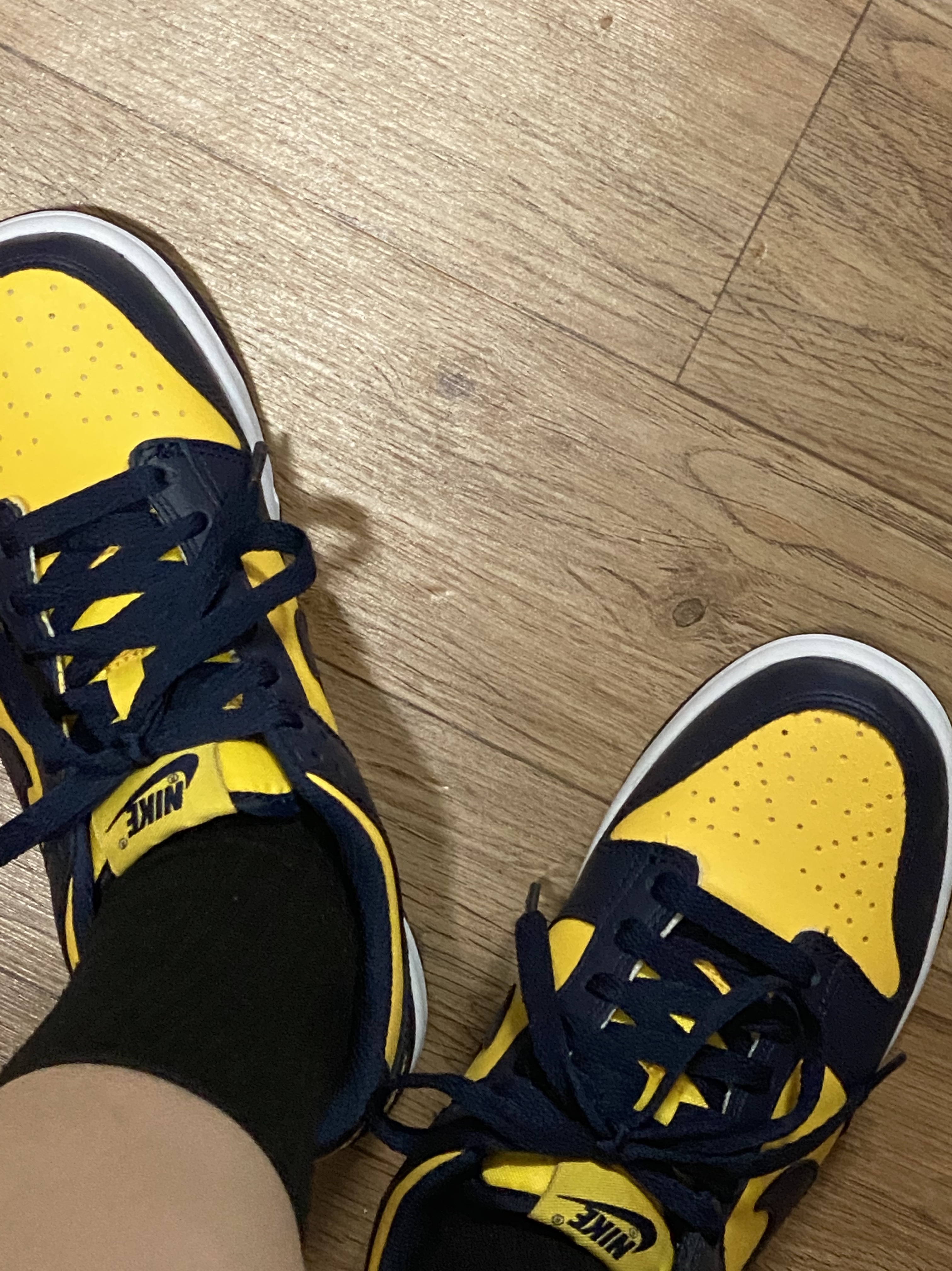 (GS) Nike Dunk Low Varsity Maize 착용 스타일