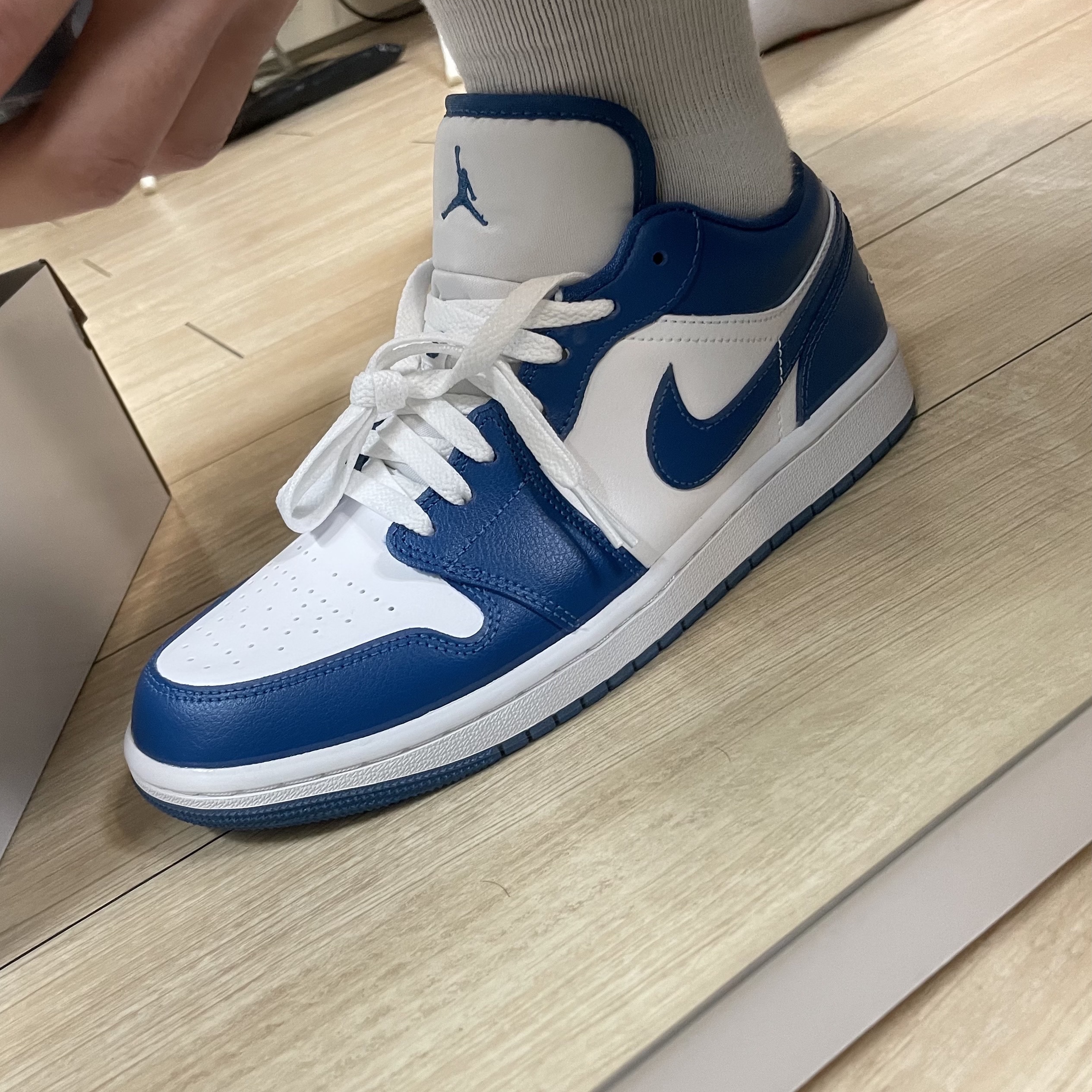 (W) Jordan 1 Low White Dark Marina Blue 착용 스타일