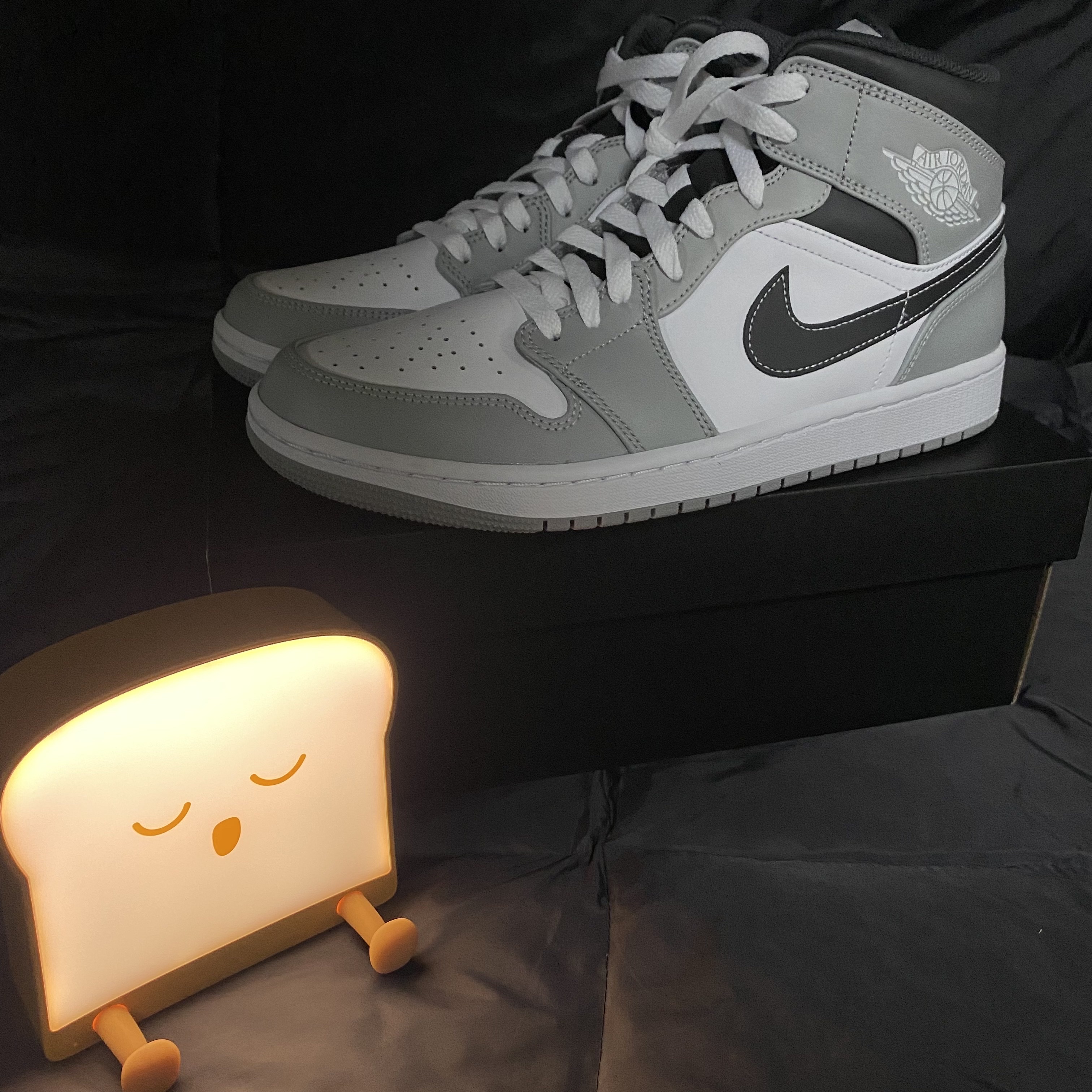 Jordan 1 Mid Light Smoke Grey Anthracite 착용 스타일
