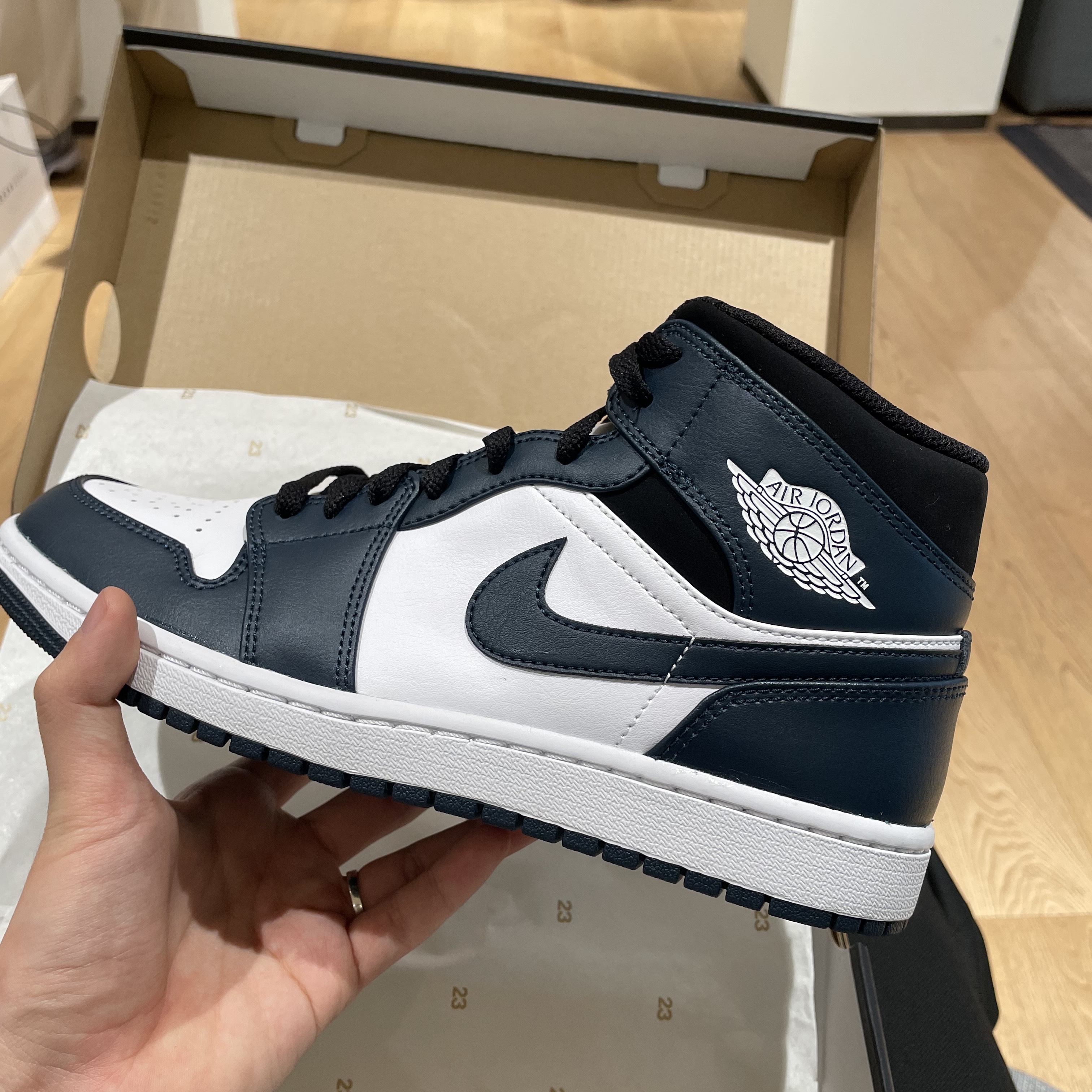 Jordan 1 Mid Dark Teal 착용 스타일