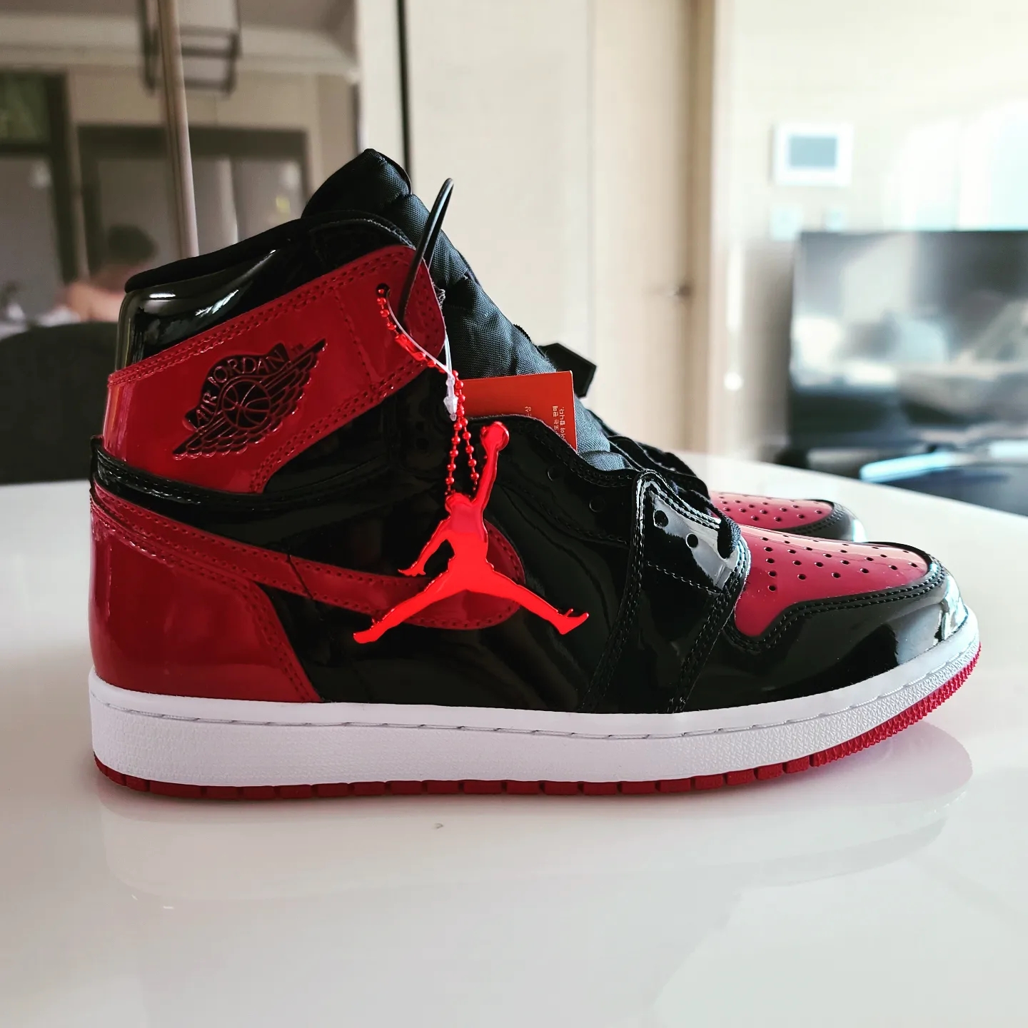 Jordan 1 Retro High OG Patent Bred 착용 스타일 - 4
