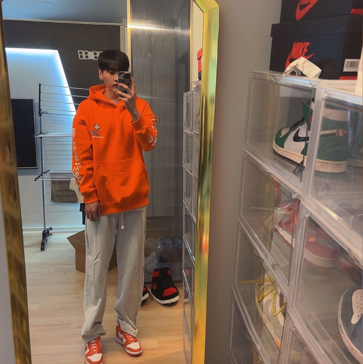 Nike Dunk High Retro Orange Blaze 착용 스타일