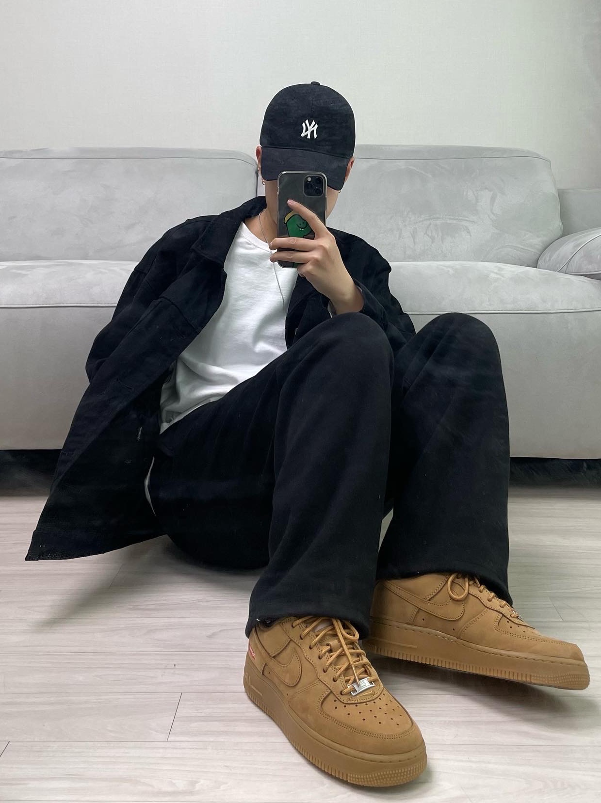 Nike x Supreme Air Force 1 Low Flax 착용 스타일