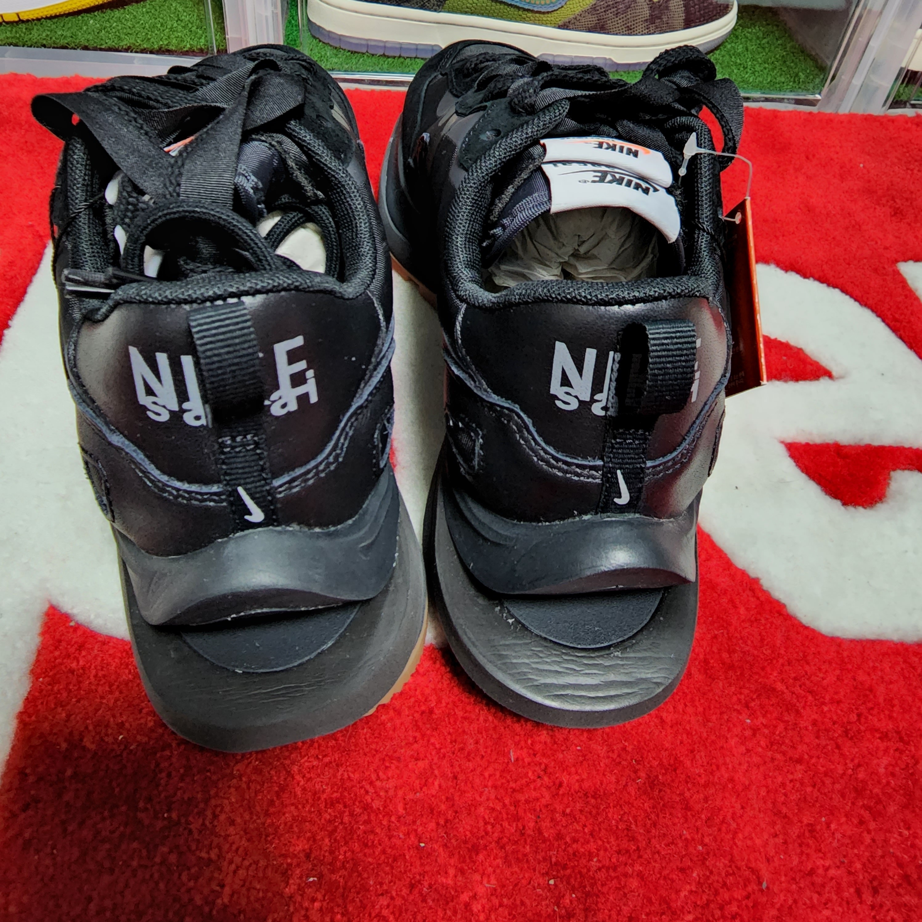 Nike x Sacai VaporWaffle Black and Gum 착용 스타일 - 2