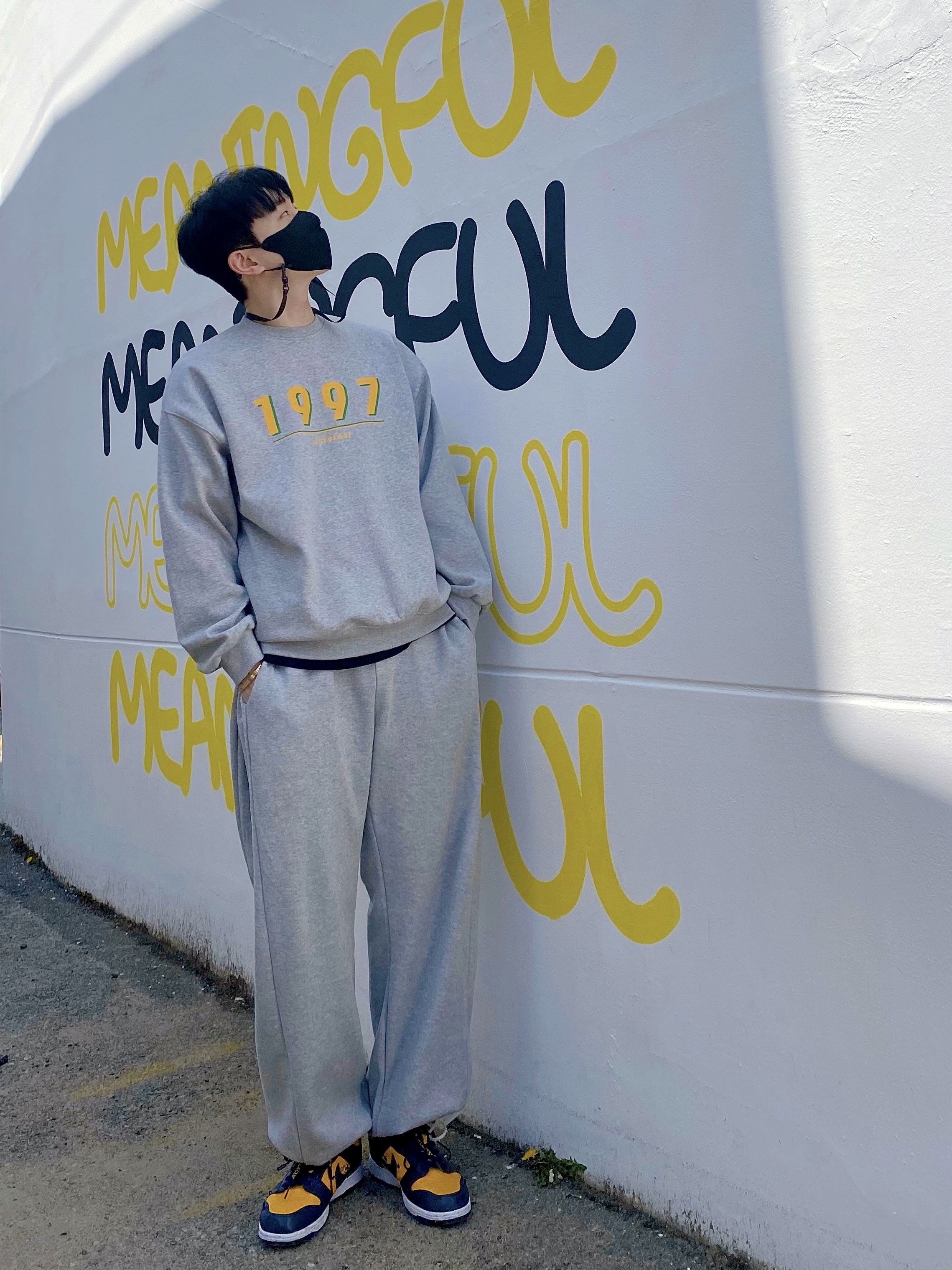 Nike x Off-White Dunk Low University Gold Midnight Navy 착용 스타일
