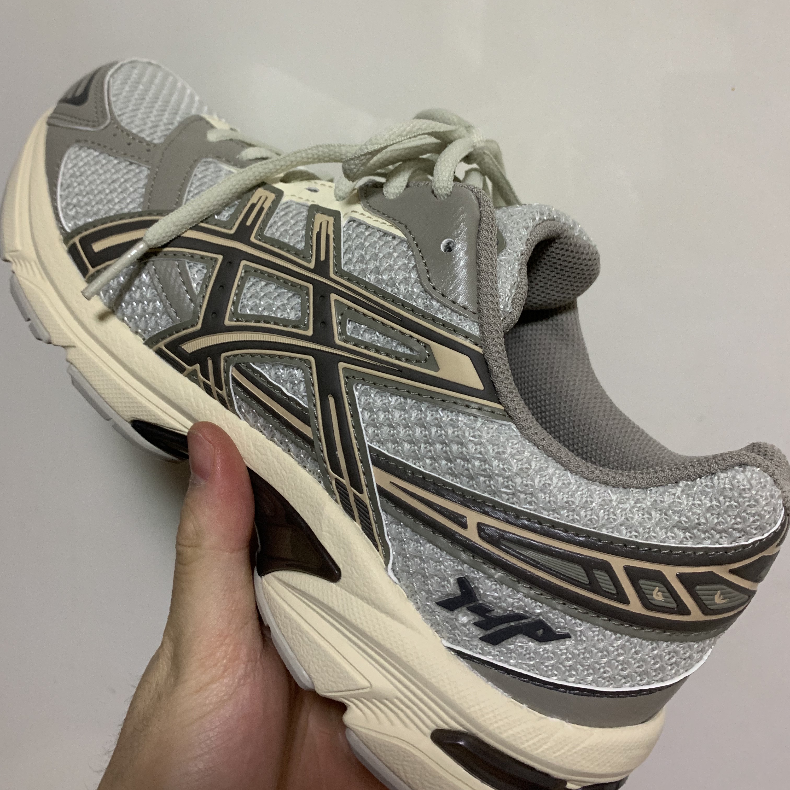 Asics x I4P Gel-1130 Glacier Grey Mink 착용 스타일