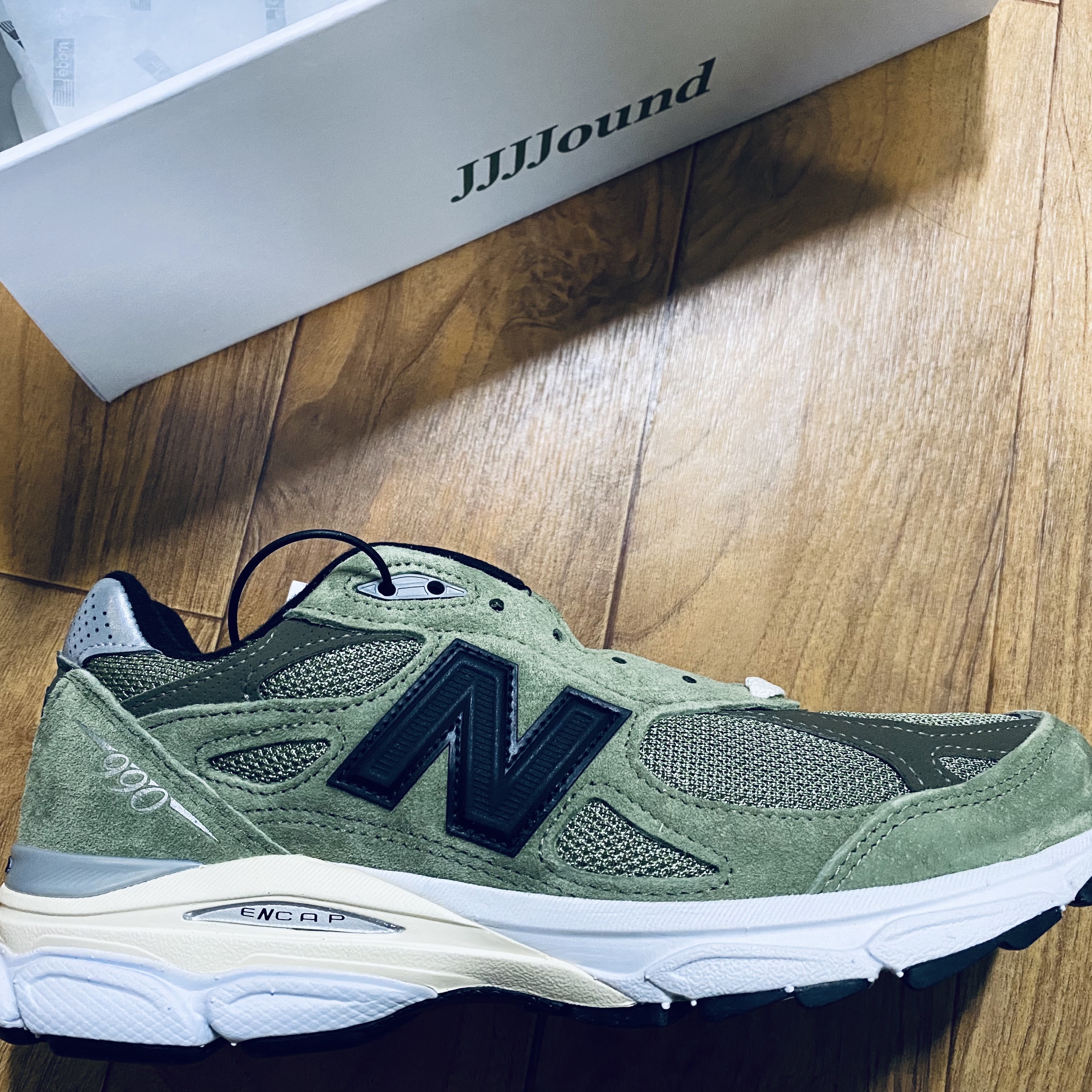 New Balance x JJJJound 990v3 Olive 착용 스타일