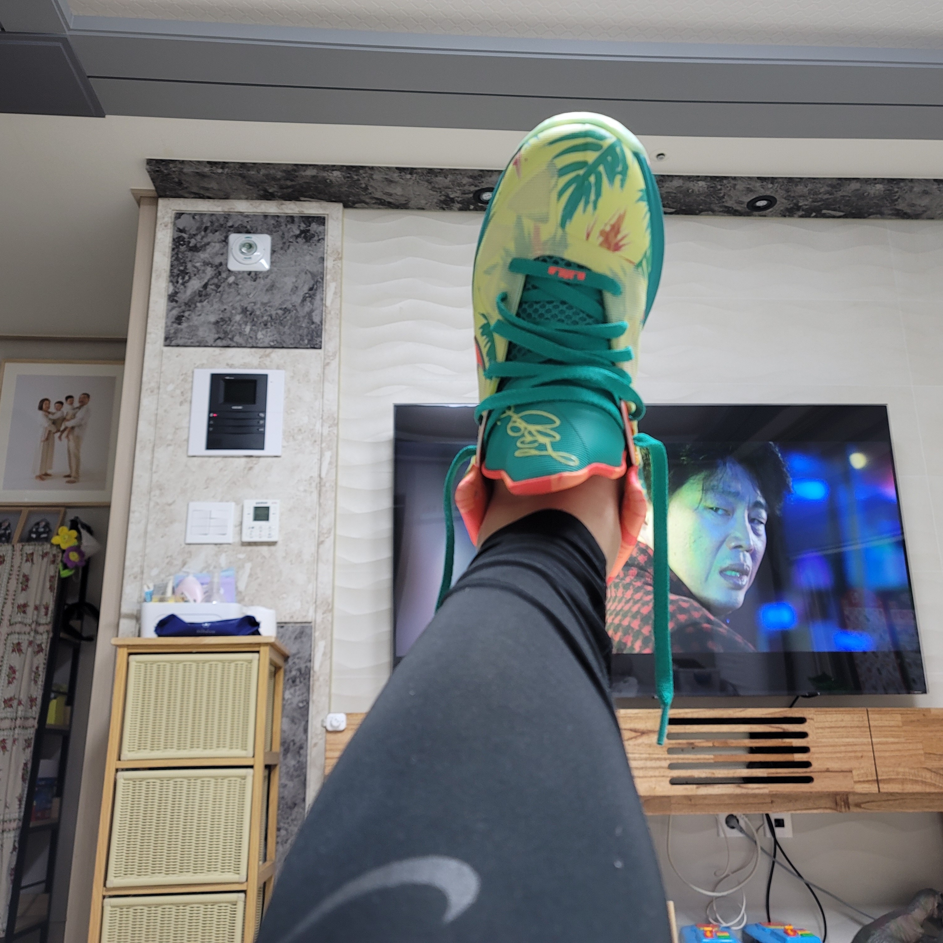 Nike LeBron 9 Low White Lime and Bright Mango 착용 스타일 - 4