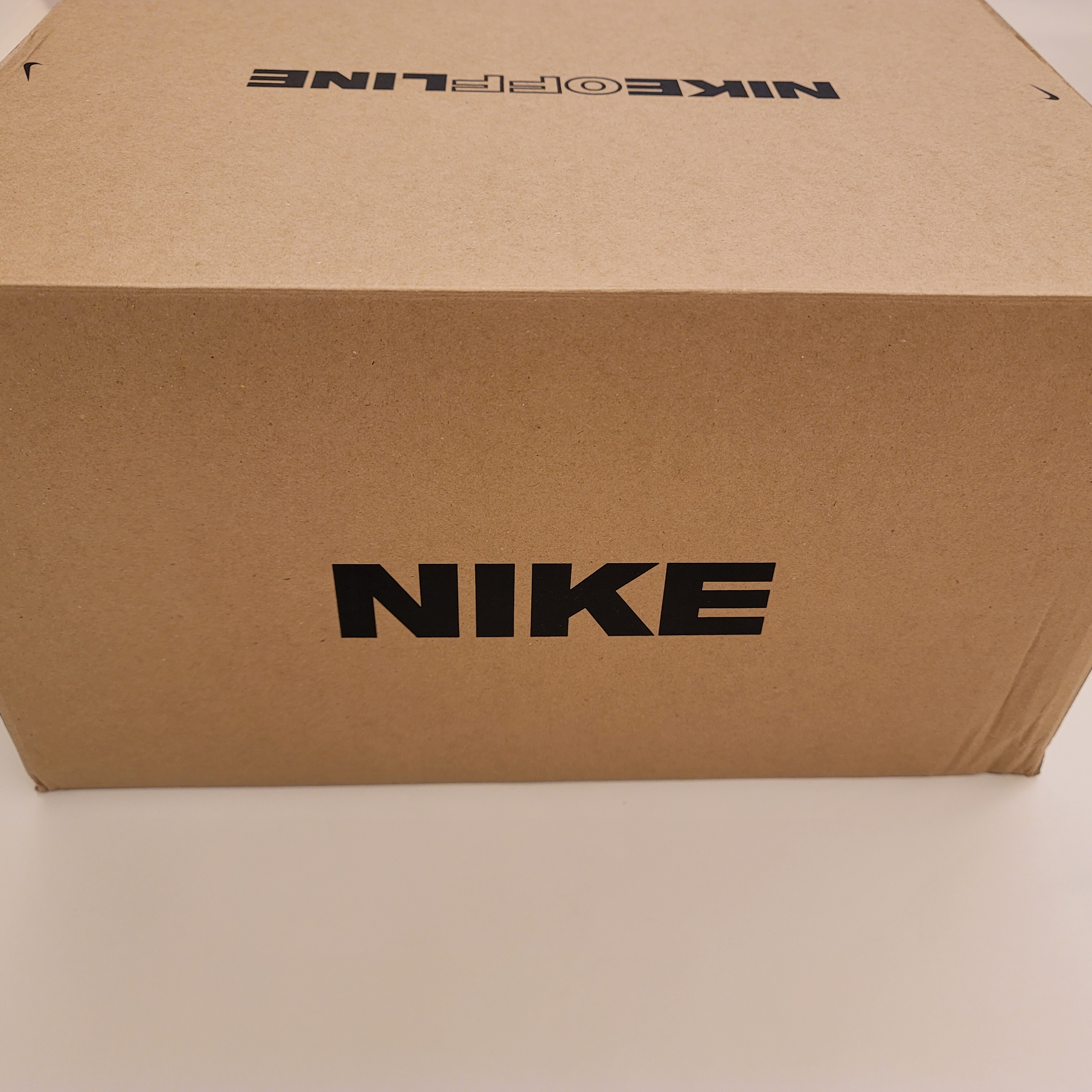 Nike x UNO Offline 2.0 PRM QS Multi-Color 착용 스타일 - 4