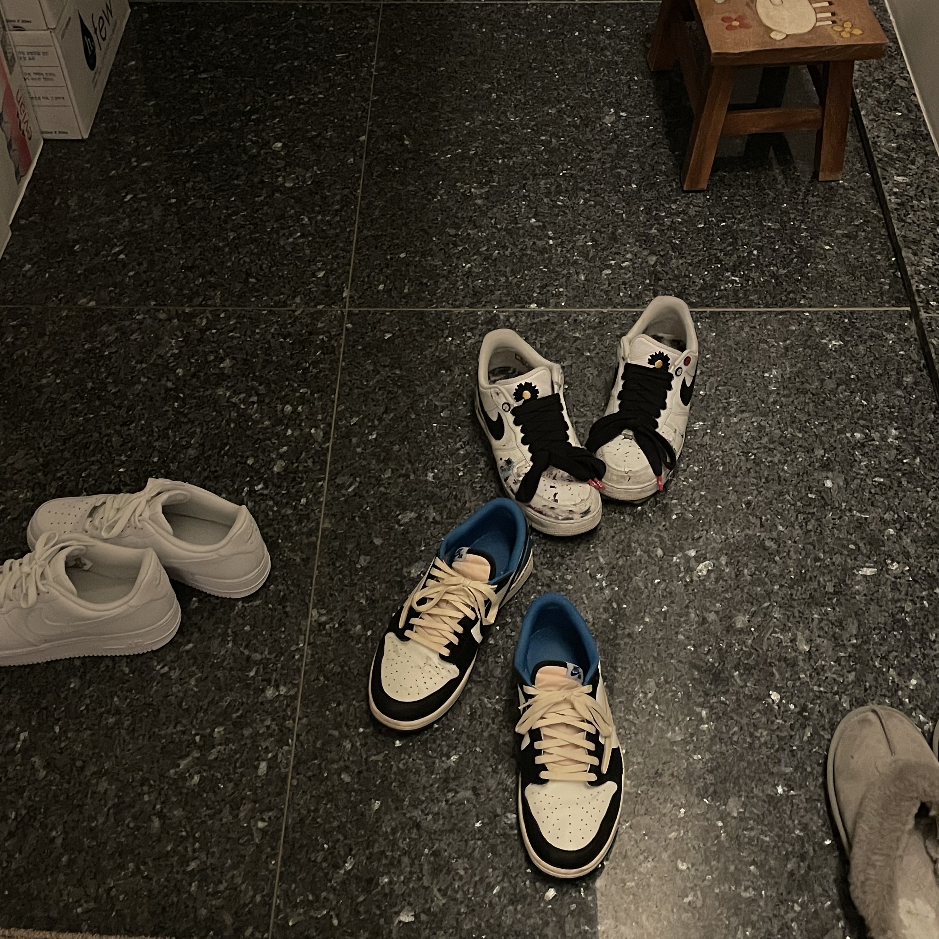 Nike Air Force 1 '07 Low White, Nike x Peaceminusone Air Force 1 Low Para-Noise 2.0 착용 스타일