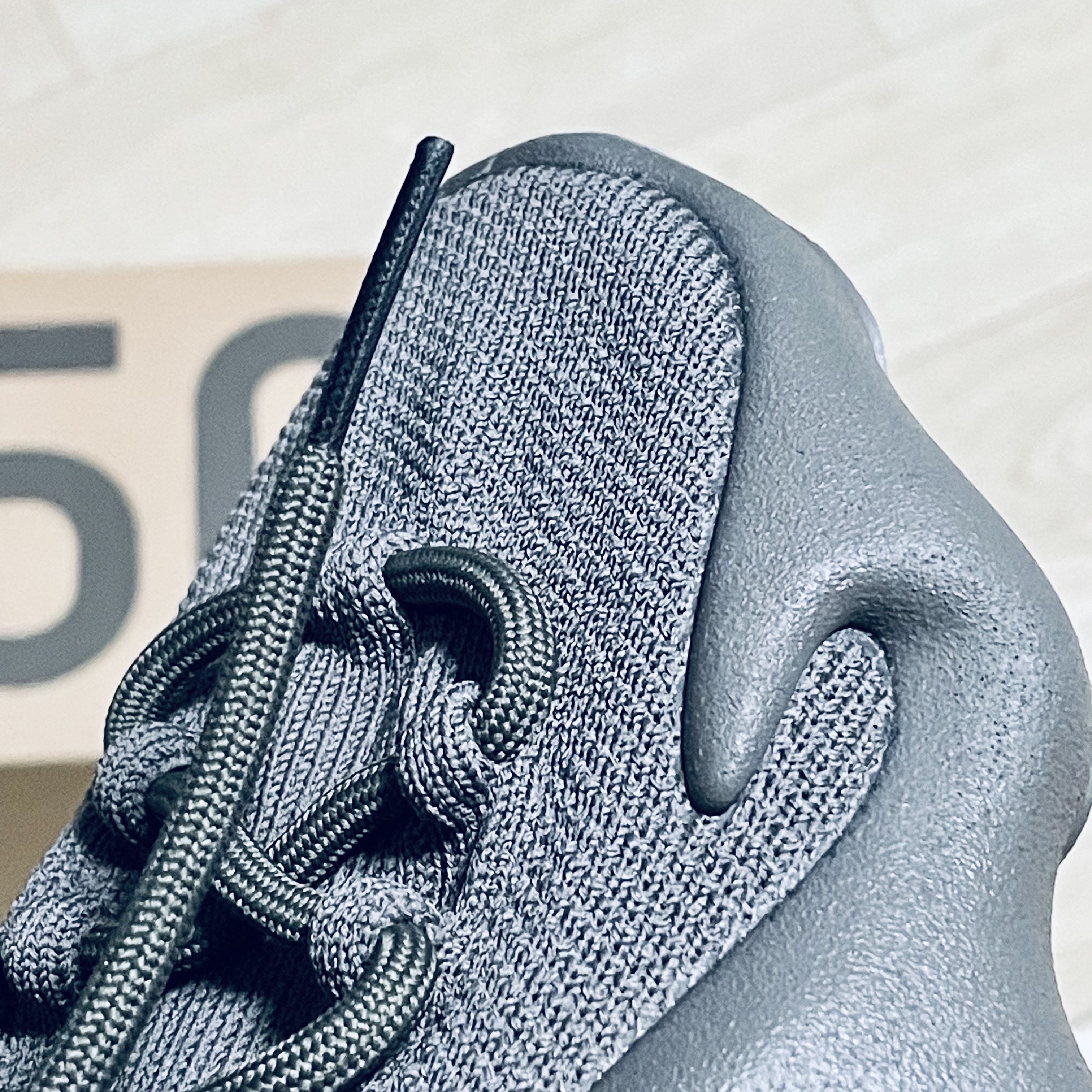 Adidas Yeezy 450 Cinder 착용 스타일 - 4