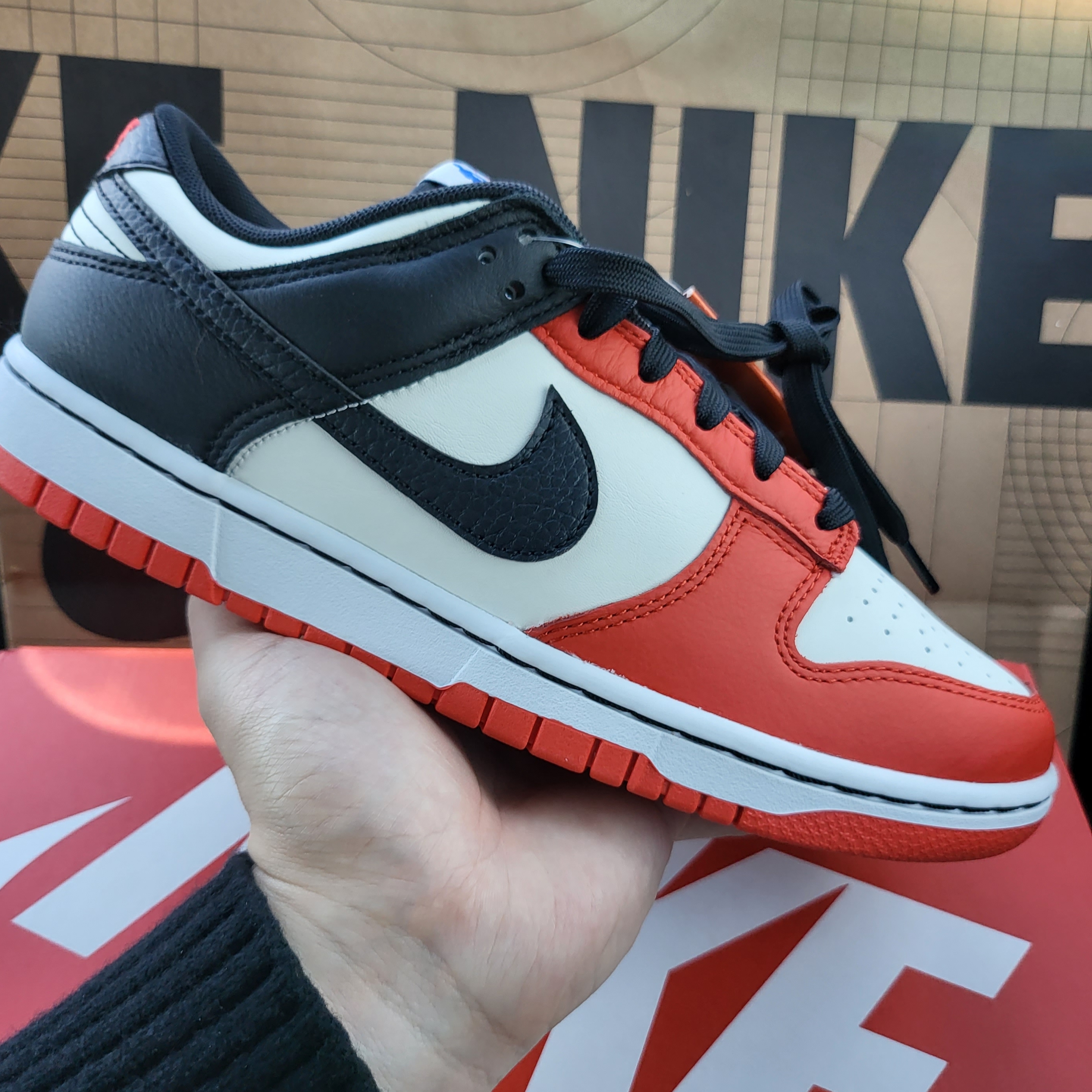 Nike x NBA Dunk Low Retro EMB Black and Chile Red 착용 스타일