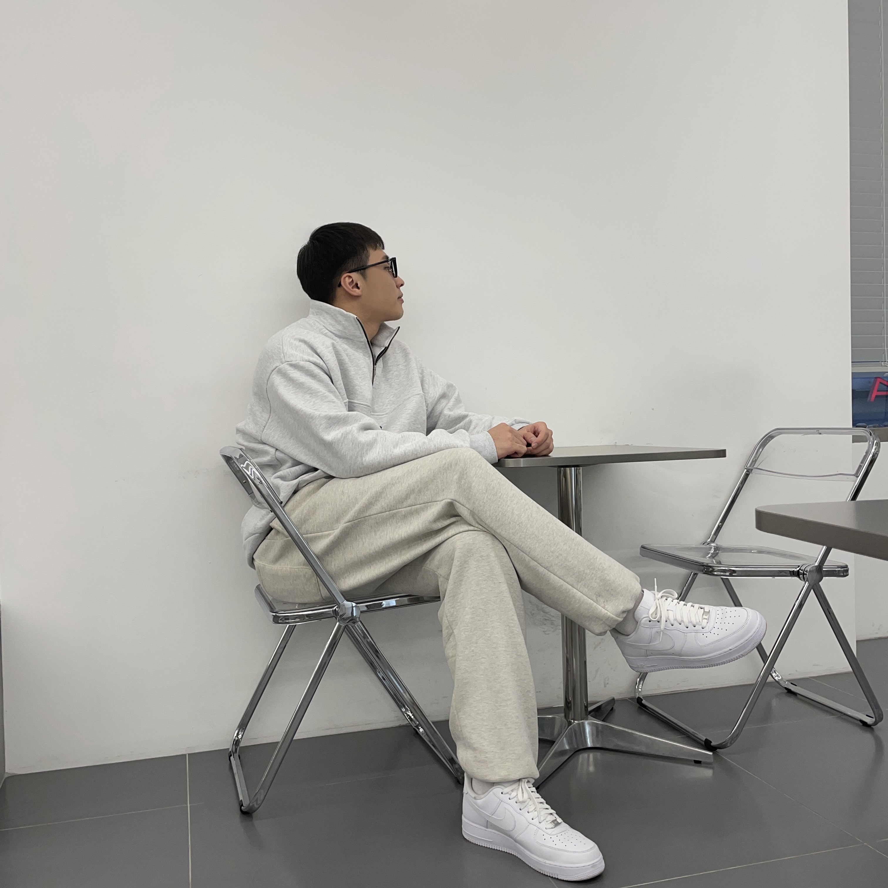 Nike Air Force 1 '07 Low White, IAB Studio Half Zip Pullover Light Gray 착용 스타일