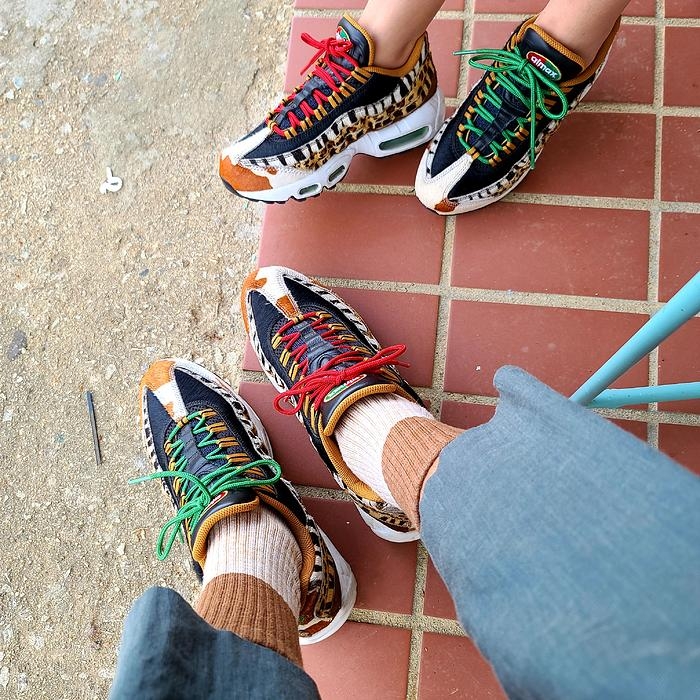 Nike x Atmos Air Max 95 Animal Pack 2.0 (2018 All Black Box) 착용 스타일 - 3