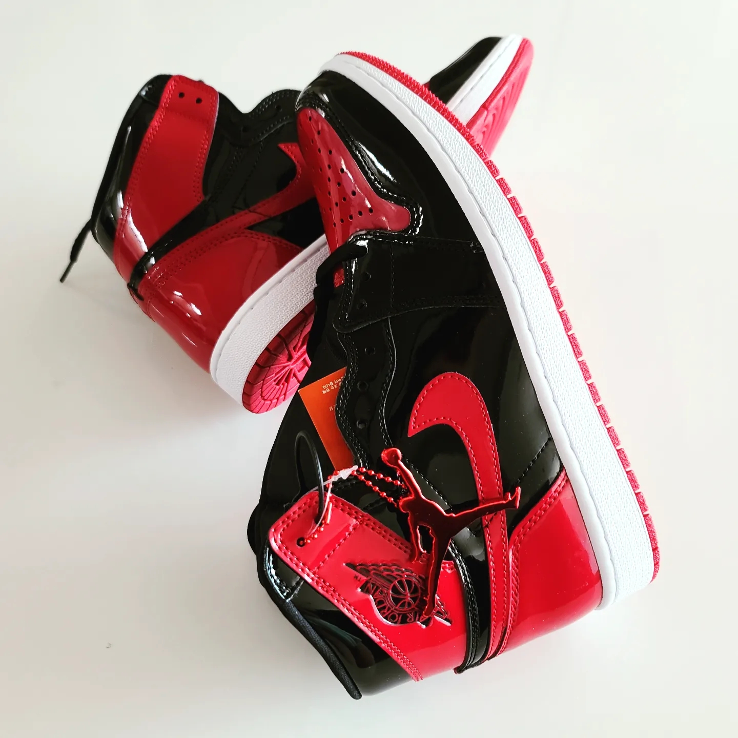Jordan 1 Retro High OG Patent Bred 착용 스타일 - 5