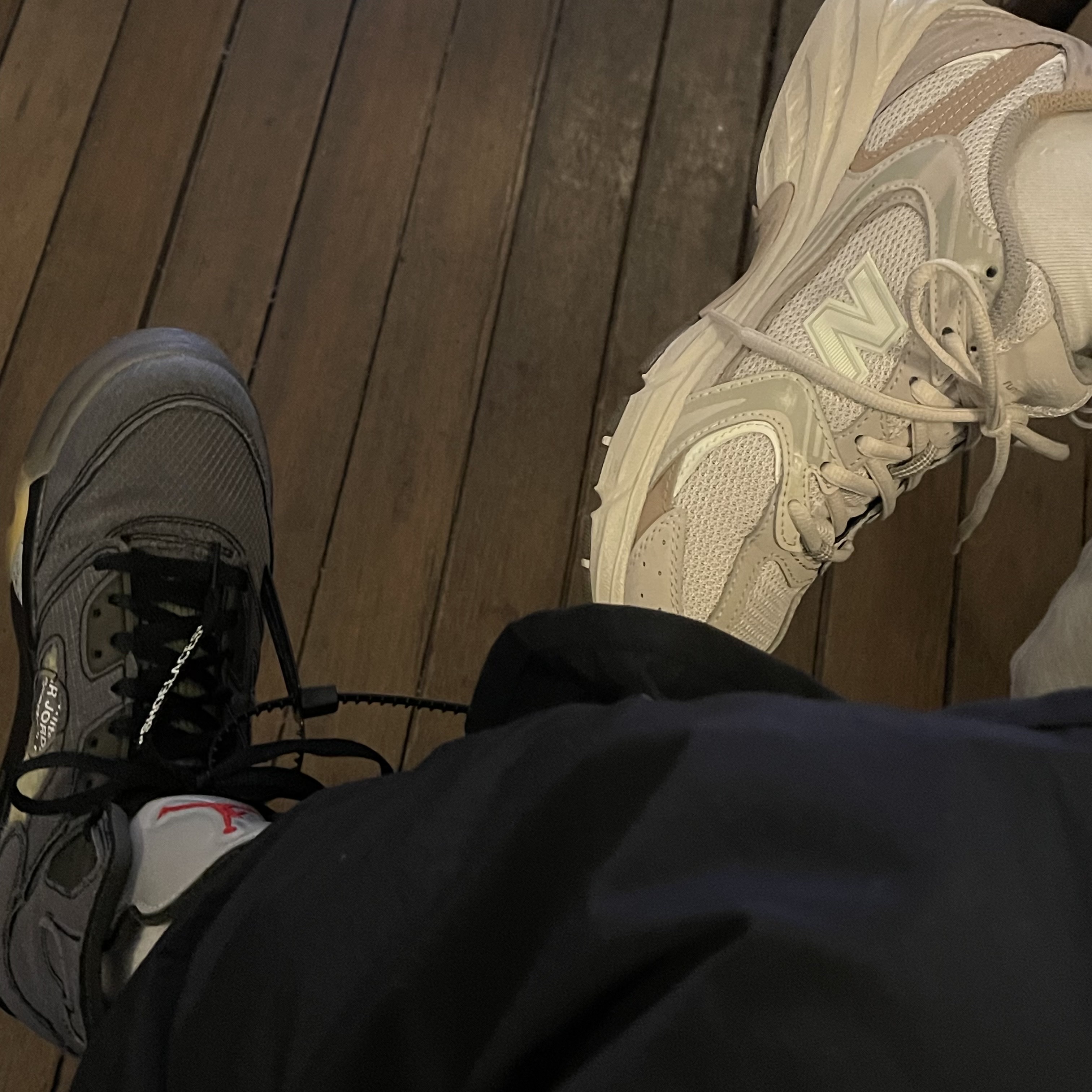 Jordan 5 x Off-White Retro SP Black Muslin 착용 스타일 - 3