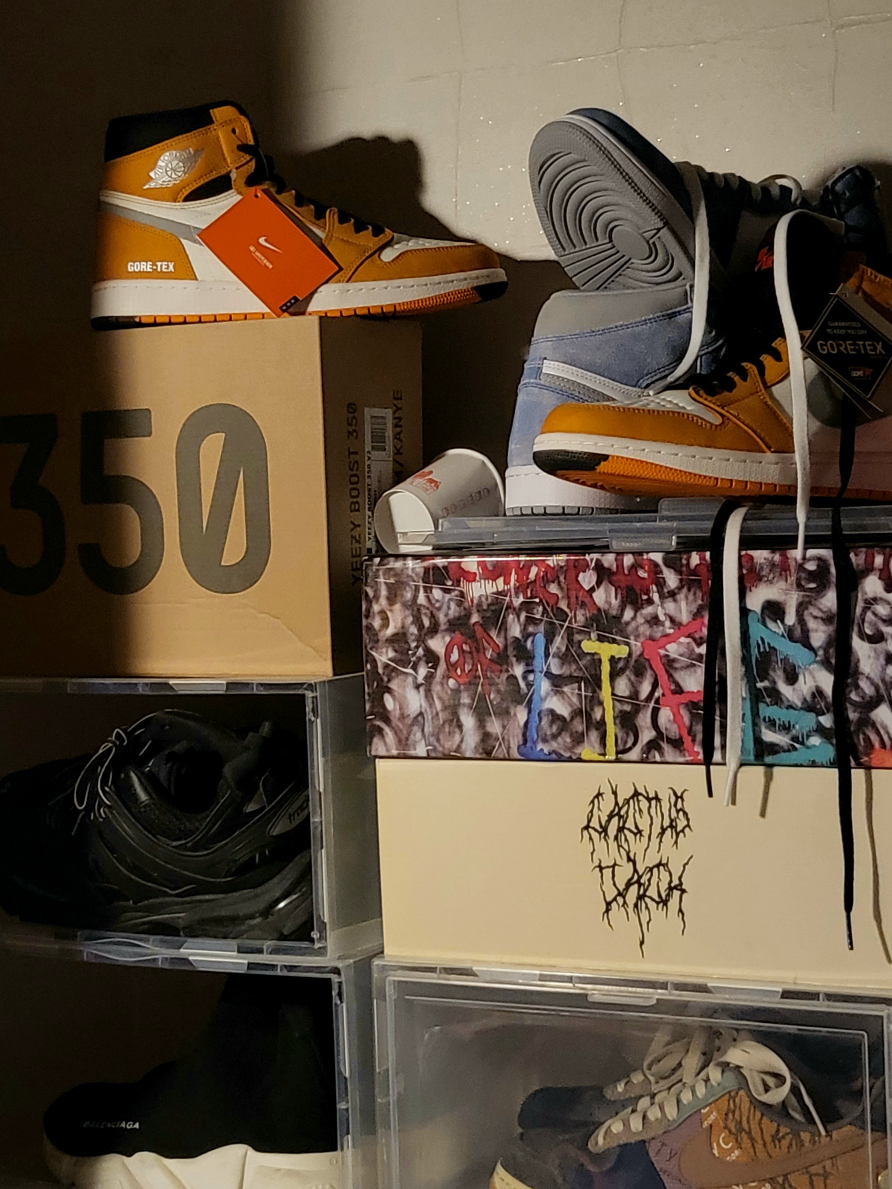 Jordan 1 Element Gore-Tex Light Curry, Jordan 1 Retro High OG Hyper Royal 착용 스타일
