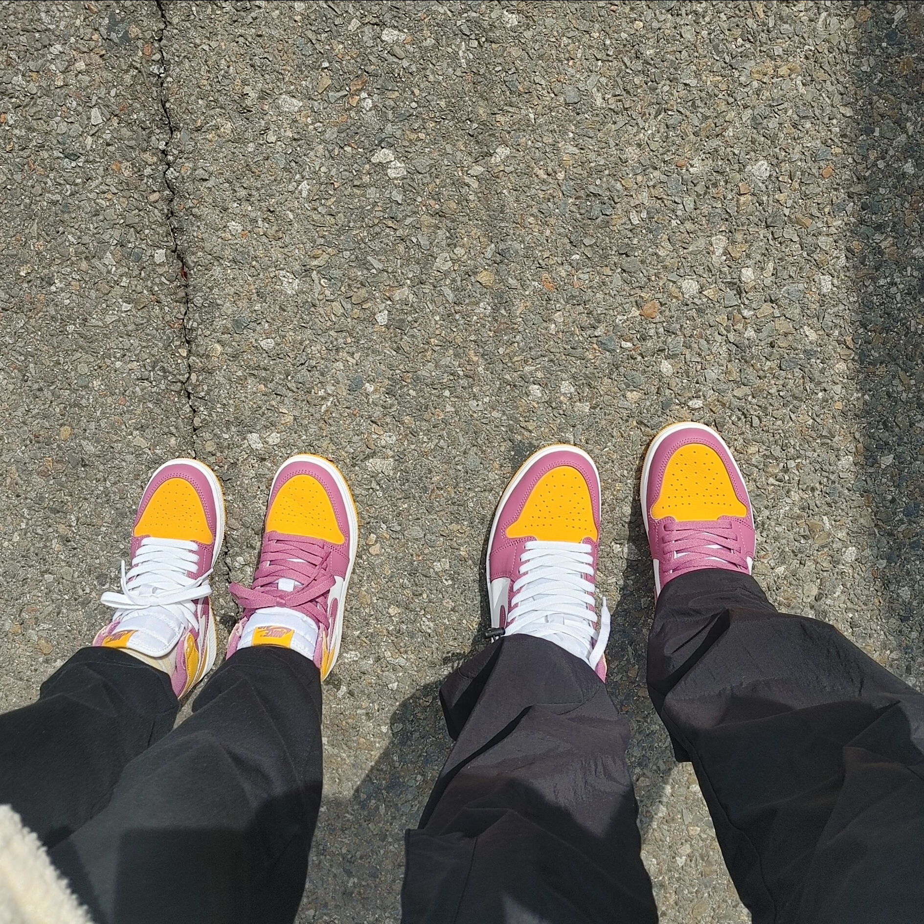 Jordan 1 Retro High OG University Gold Light Bordeaux, (GS) Jordan 1 Retro High OG University Gold Light Bordeaux 착용 스타일