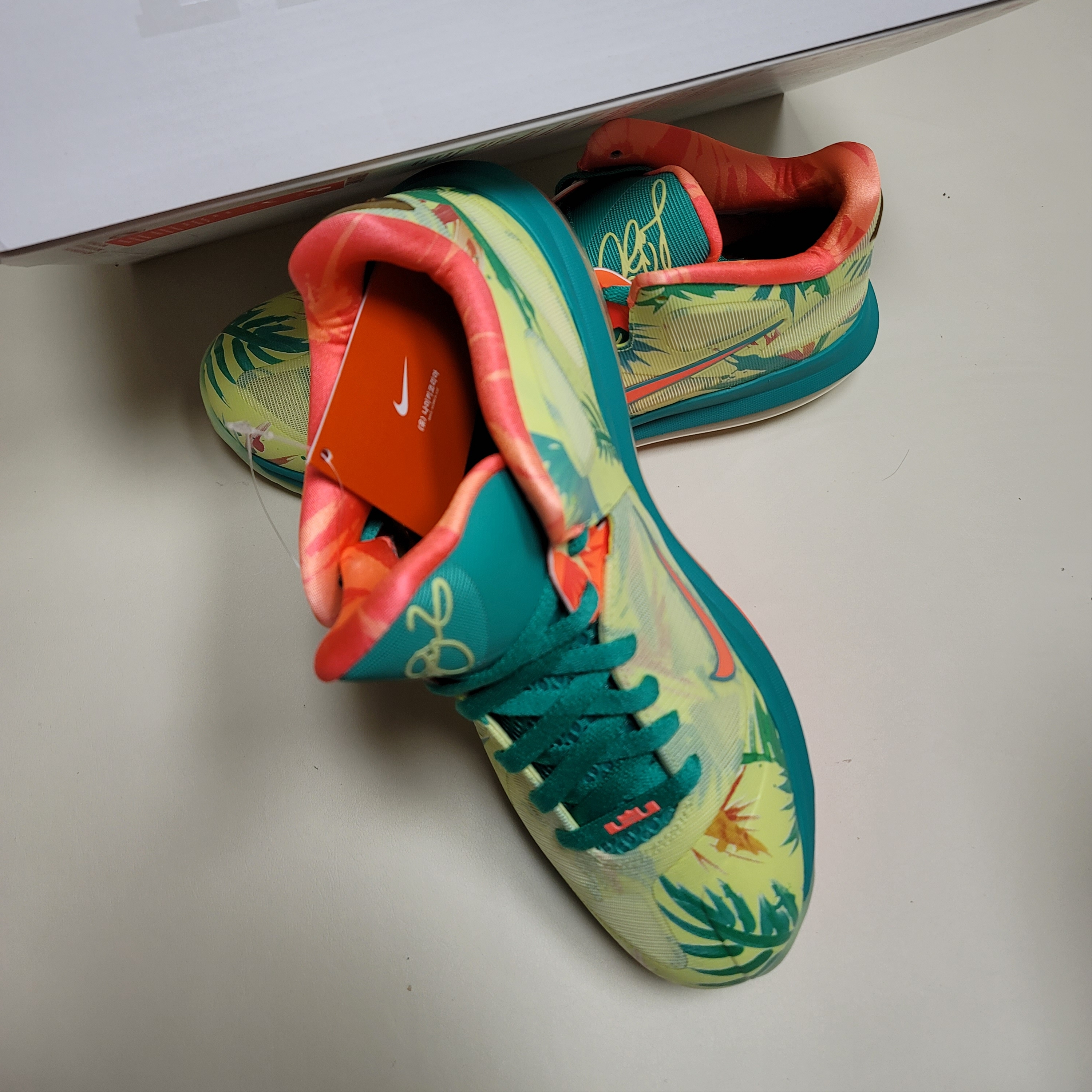 Nike LeBron 9 Low White Lime and Bright Mango 착용 스타일 - 5