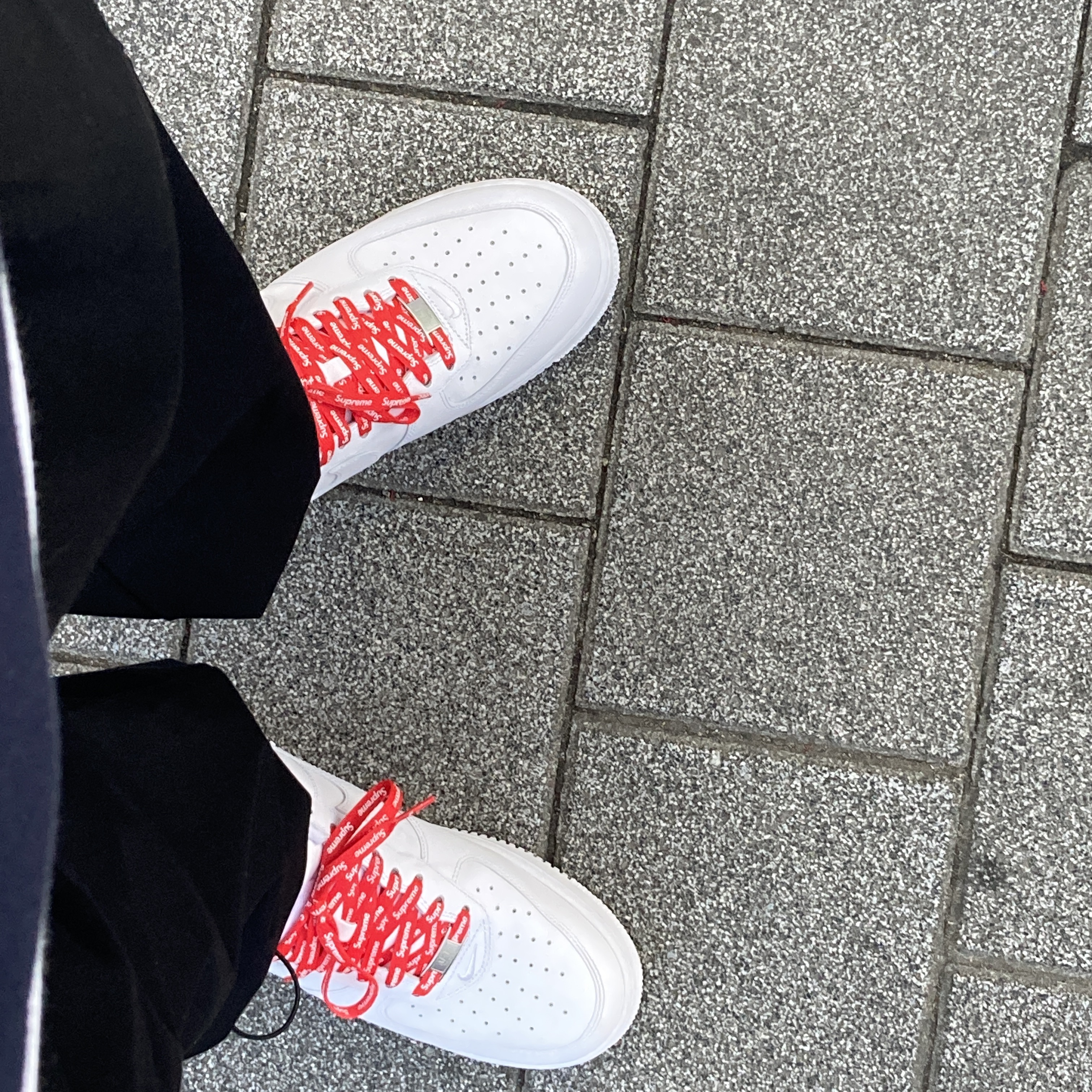 Nike x Supreme Air Force 1 Low White 착용 스타일
