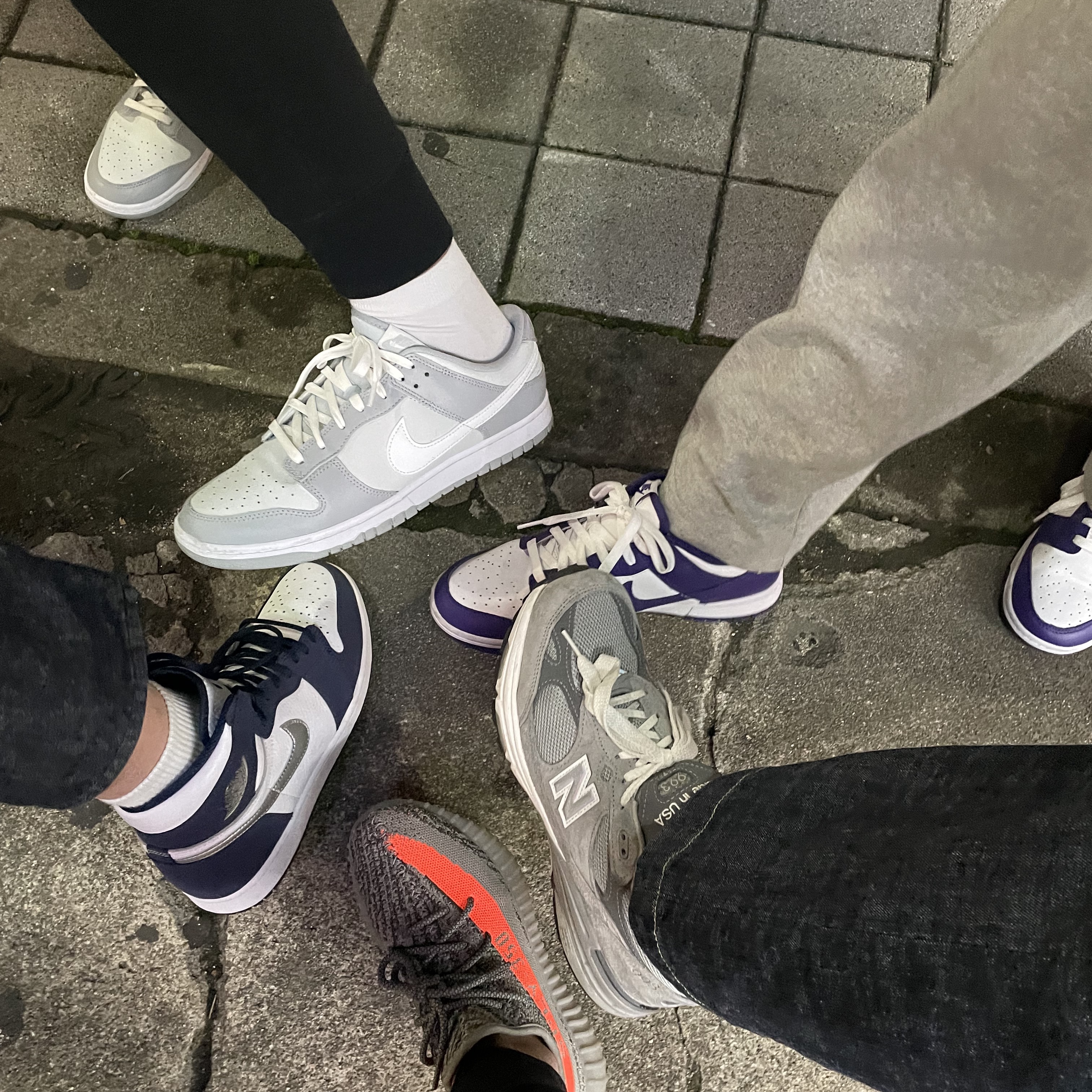 New Balance 993 Made in USA Grey - D Standard, Adidas Yeezy Boost 350 V2 Beluga - Reflective 착용 스타일 - 1