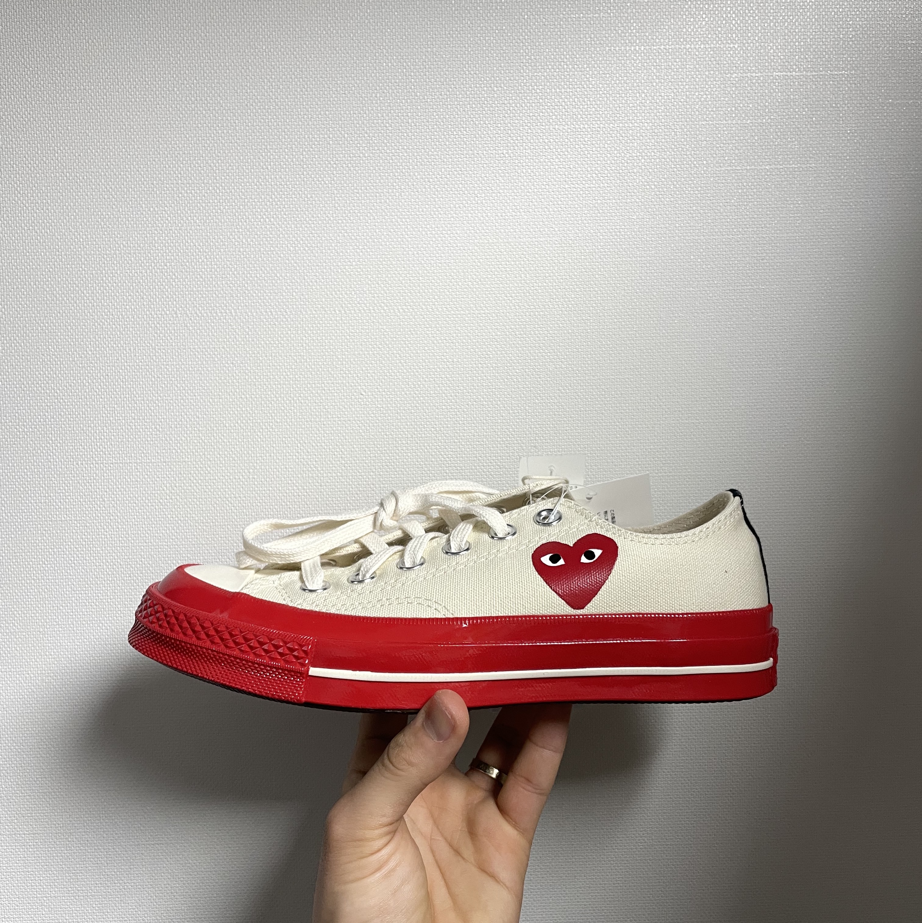 Converse x Play Comme des Garcons Chuck 70 Ox Pristine 착용 스타일