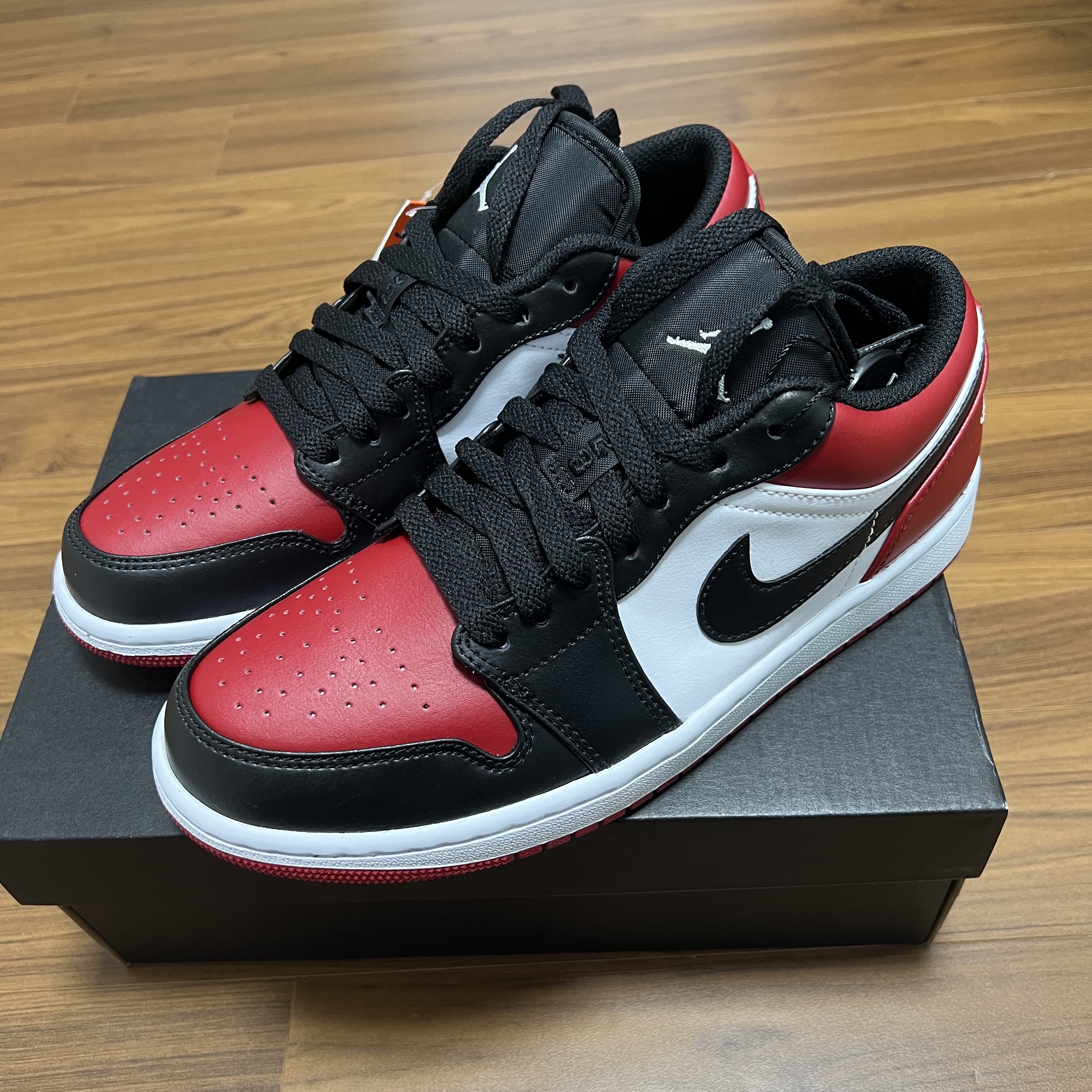 Jordan 1 Low Bred Toe 착용 스타일 - 1