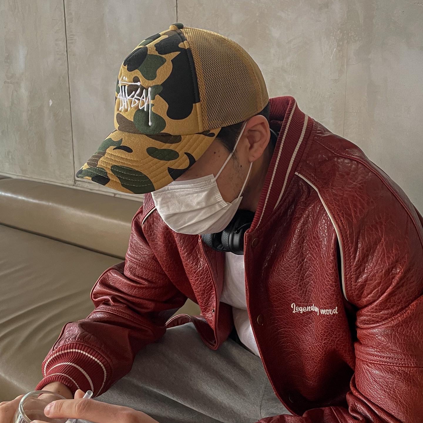 Stussy x BAPE Trucker Cap Yellow, Nike x Stussy NRG ZR Fleece Pants Heather Grey - US/EU 착용 스타일 - 2