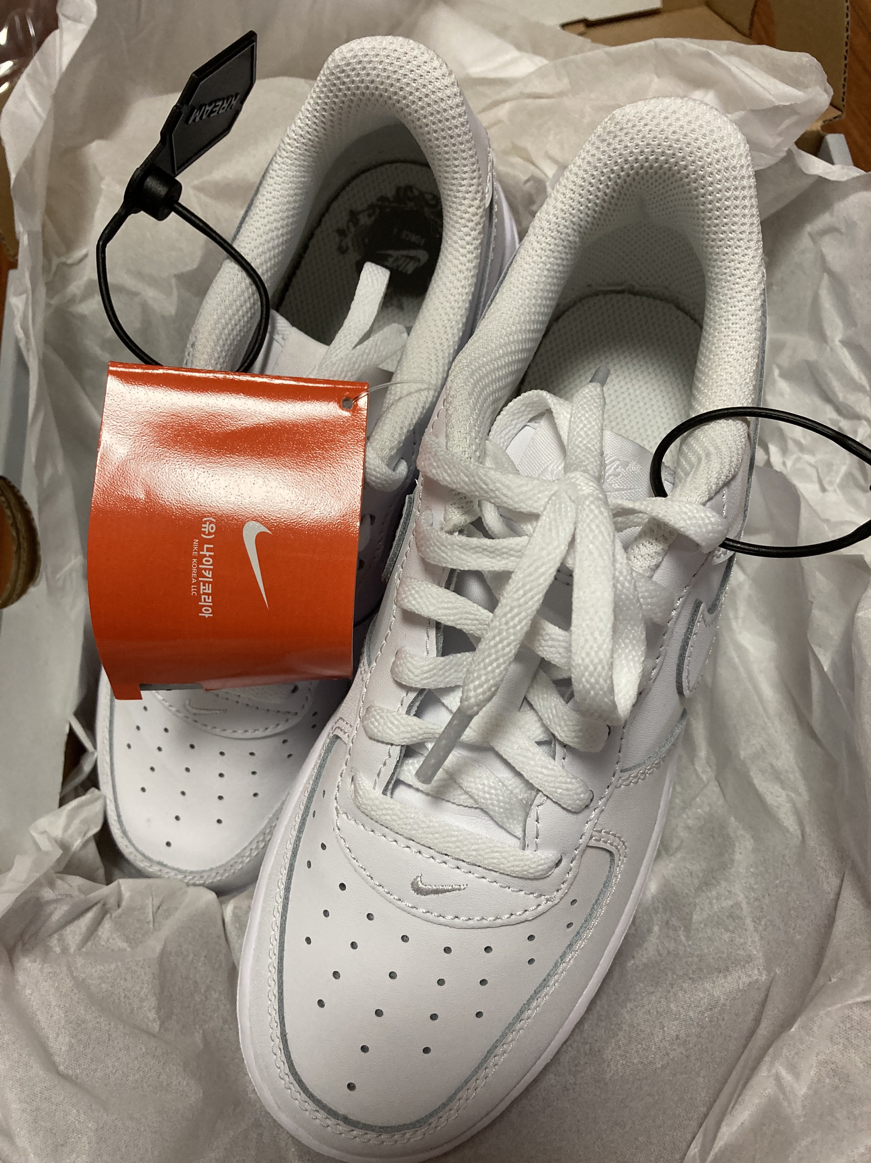 (PS) Nike Force 1 LE Triple White 착용 스타일 - 2