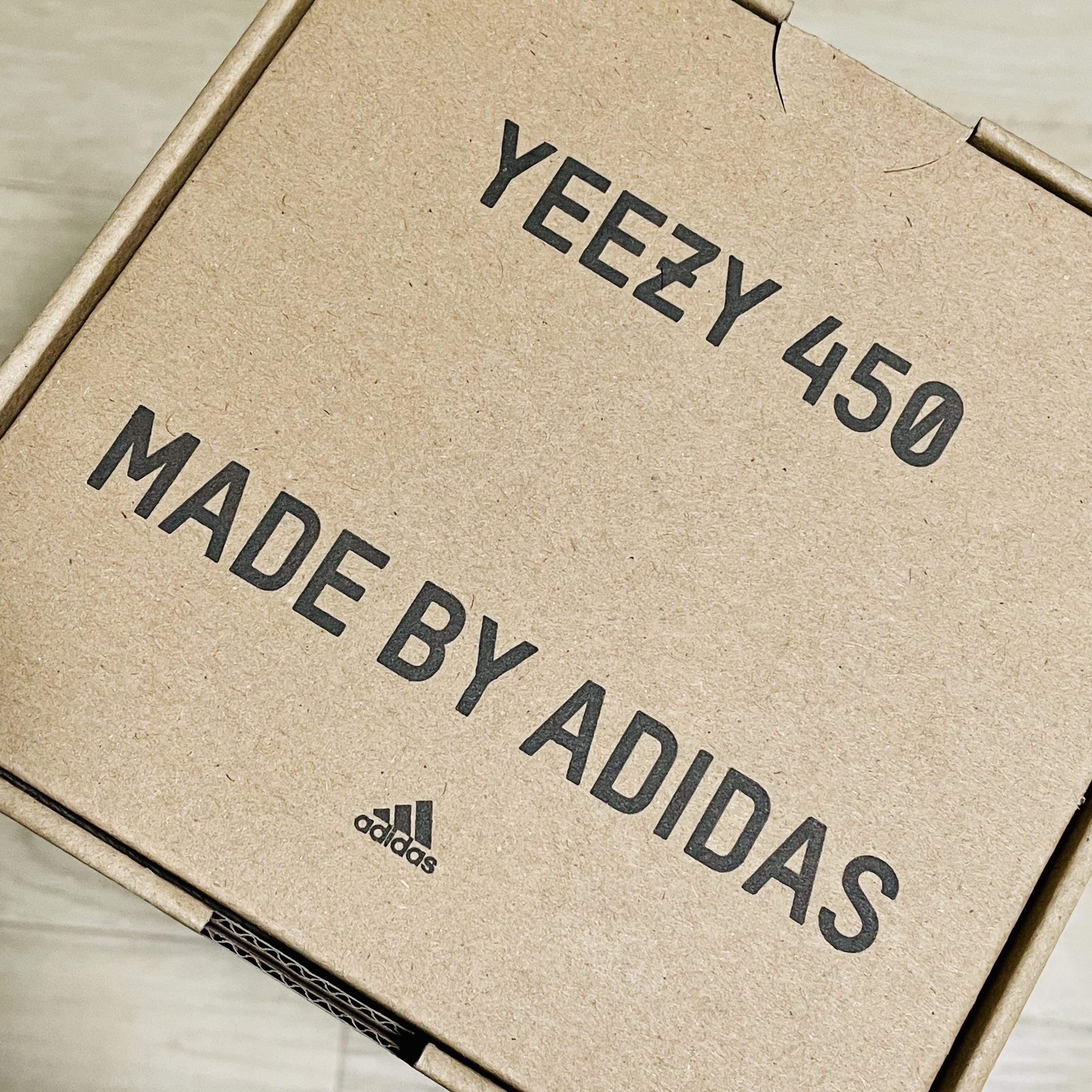 Adidas Yeezy 450 Cinder 착용 스타일 - 1