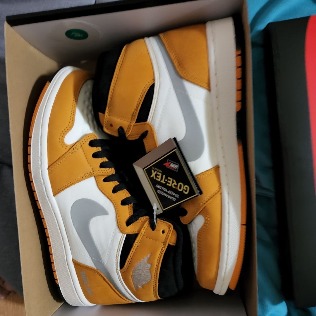 Jordan 1 Element Gore-Tex Light Curry 착용 스타일