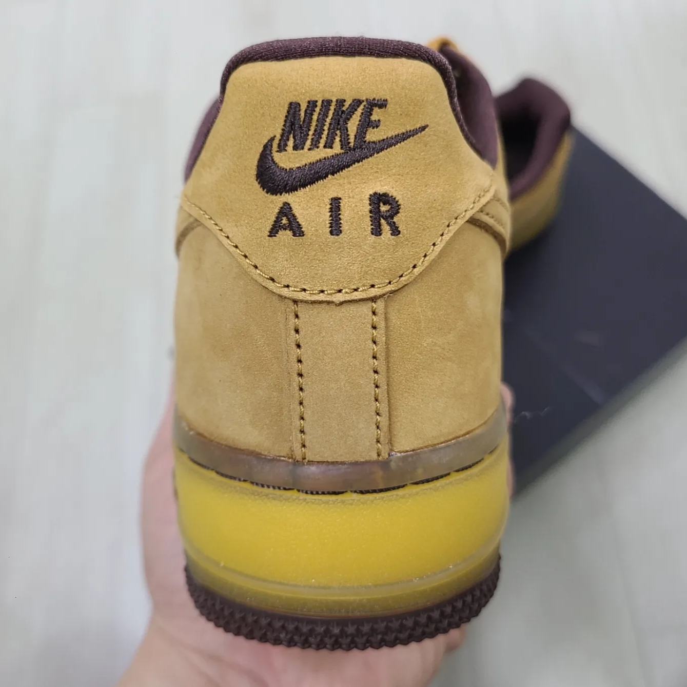 Nike Air Force 1 Low Retro SP Wheat Mocha 착용 스타일 - 4