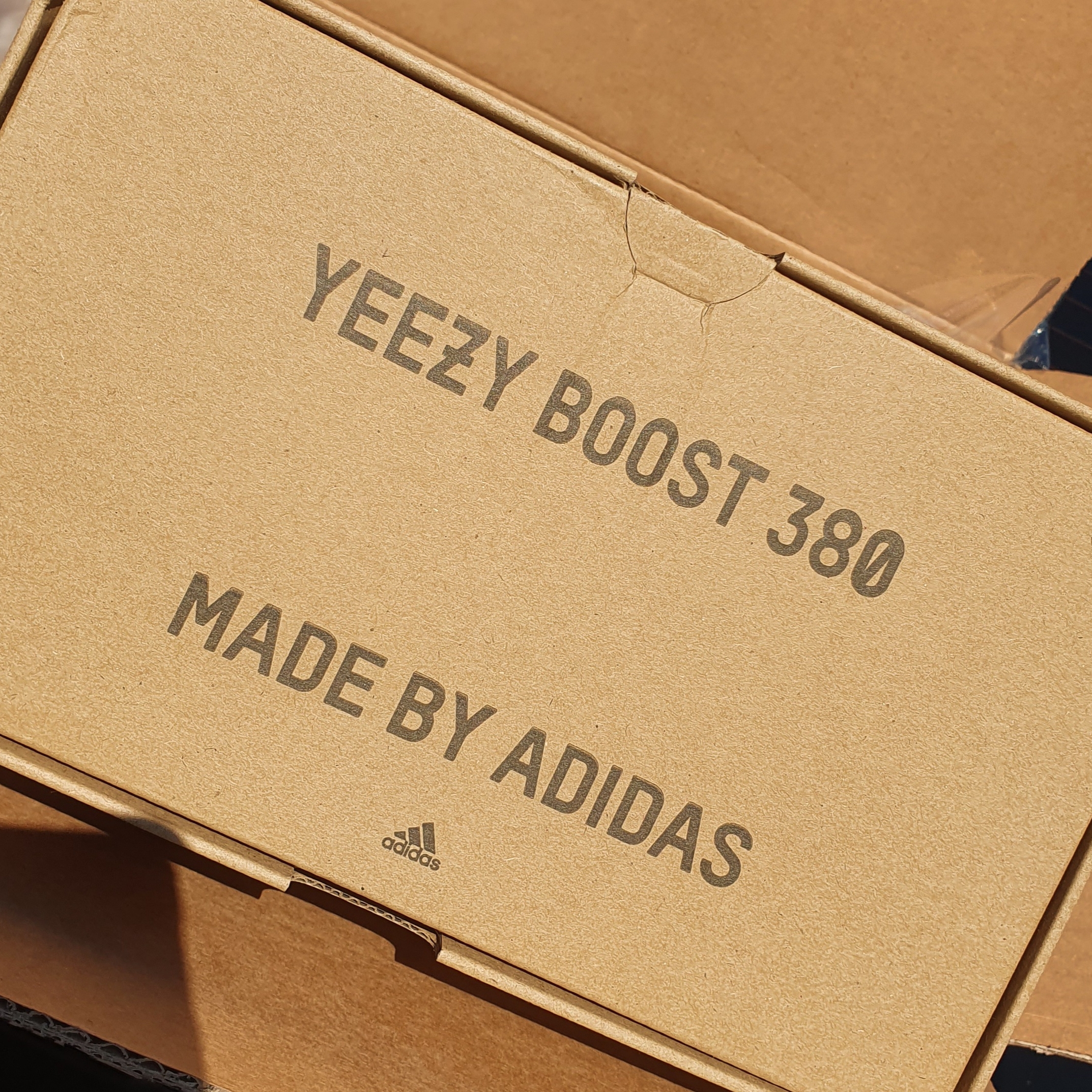 Adidas Yeezy Boost 380 Yecoraite - Reflective 착용 스타일 - 2