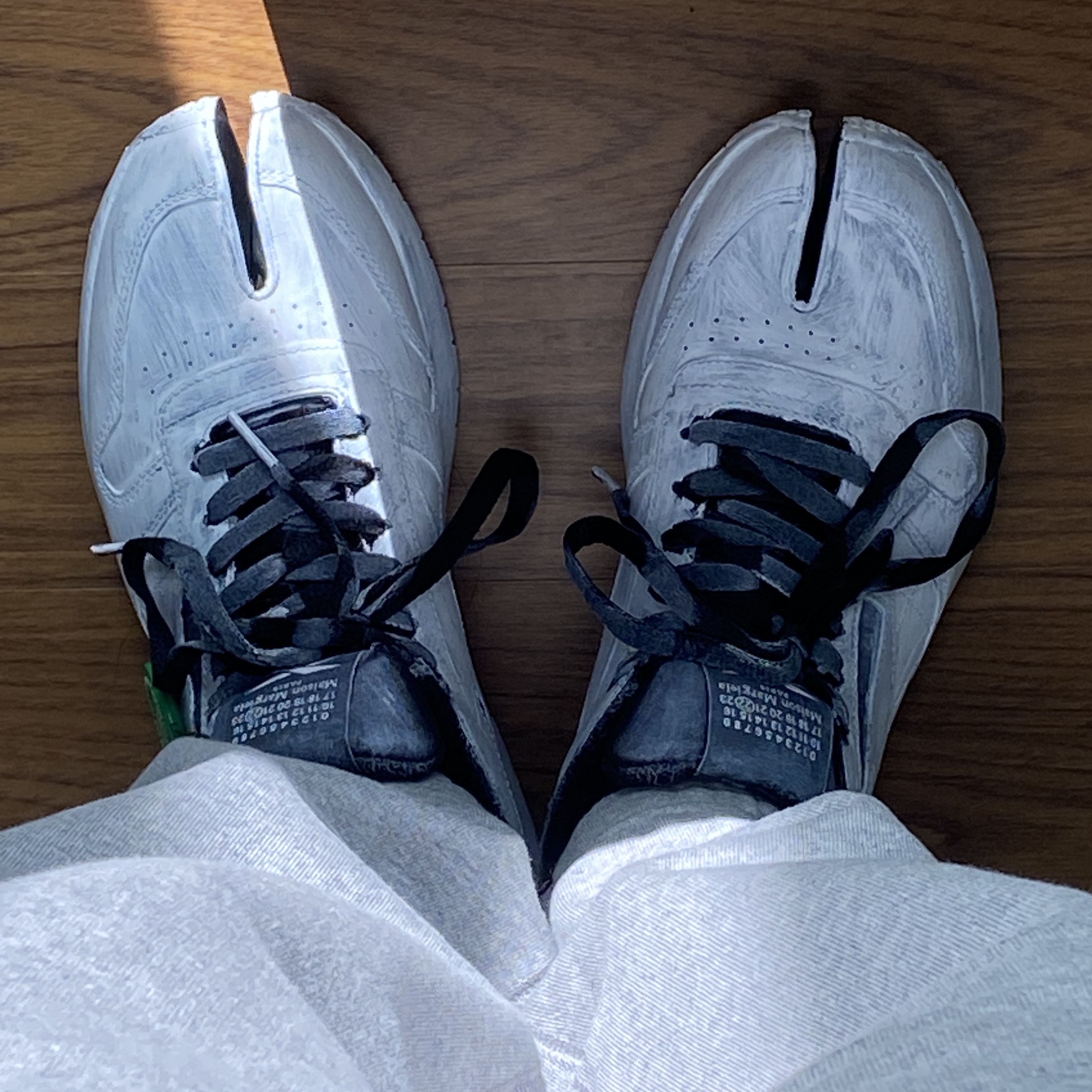 Reebok x Maison Margiela Classic Leather Tabi Shoes Bianchetto 착용 스타일