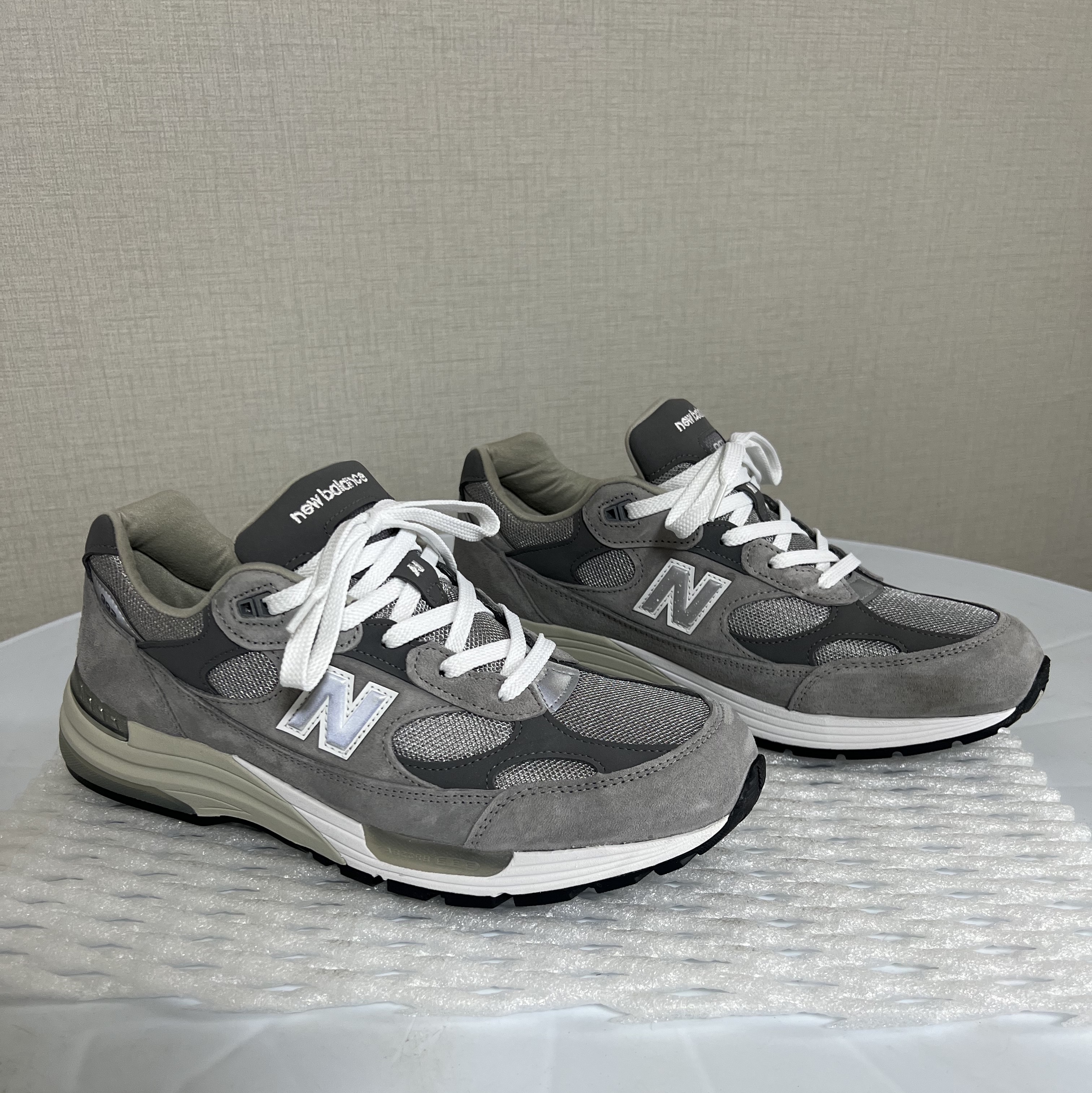 New Balance 992 Made in USA Grey - D Standard 착용 스타일 - 2