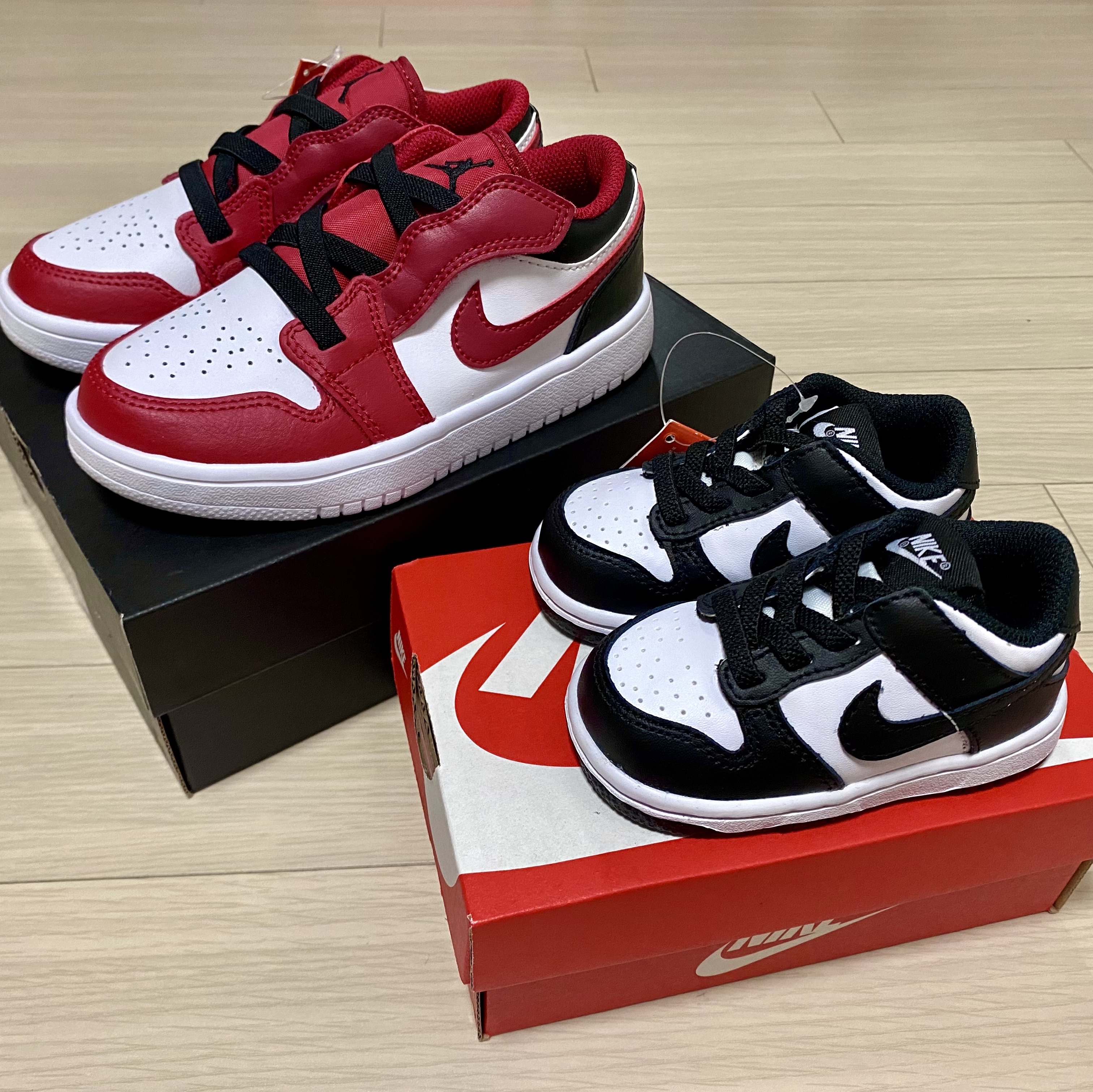 (PS) Jordan 1 Low Alt White Gym Red Black, (TD) Nike Dunk Low Black 착용 스타일