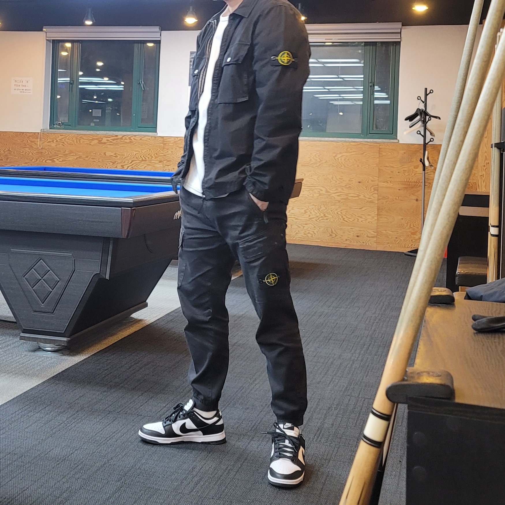 Stone Island 113WN T.CO+OLD Overshirt Black - 21FW, Stone Island 313L1 Old Dye Treatment Cargo Pants Black - 21FW 착용 스타일